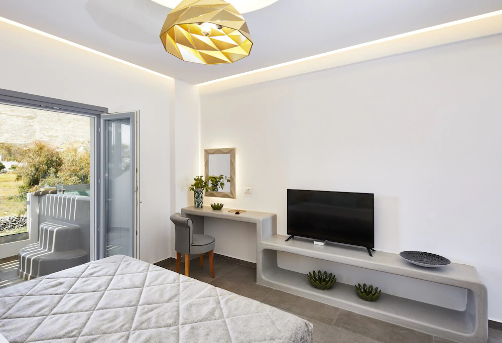 Amara Suites Santorini