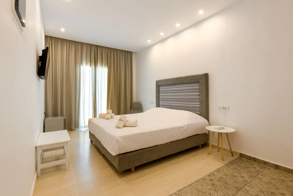 Anamar Santorini
