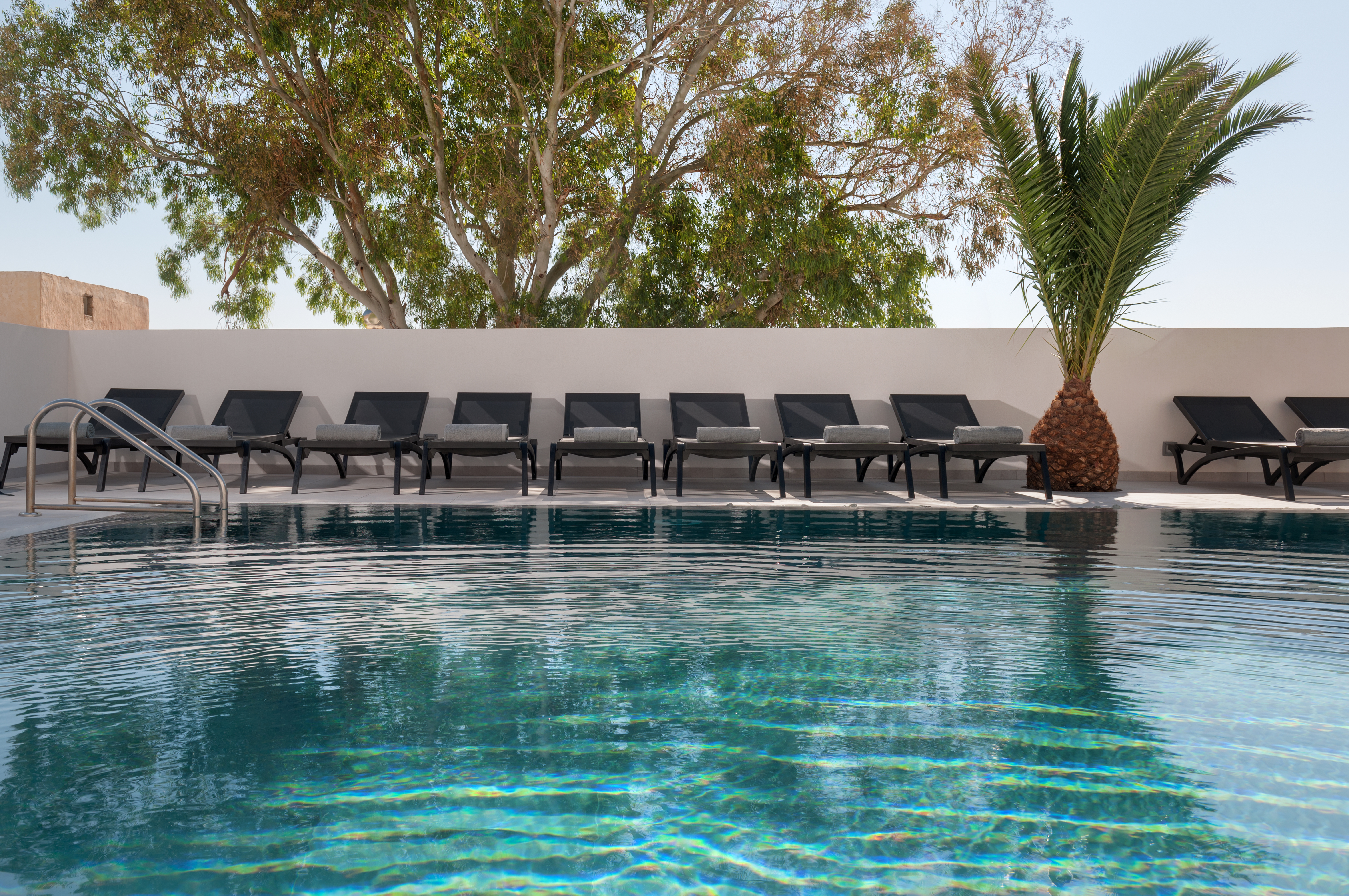 Mar 'n' Mar Crown Hotel and Suites