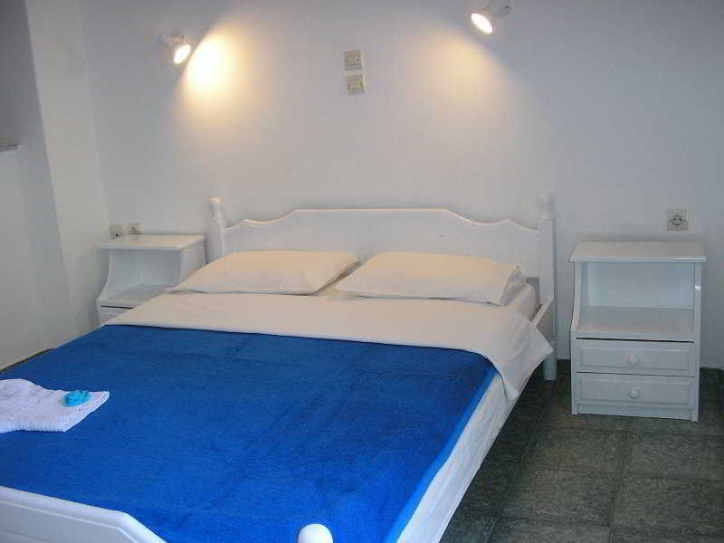 Finikas Hotel