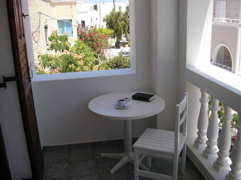 Finikas Hotel