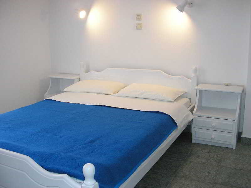Finikas Hotel