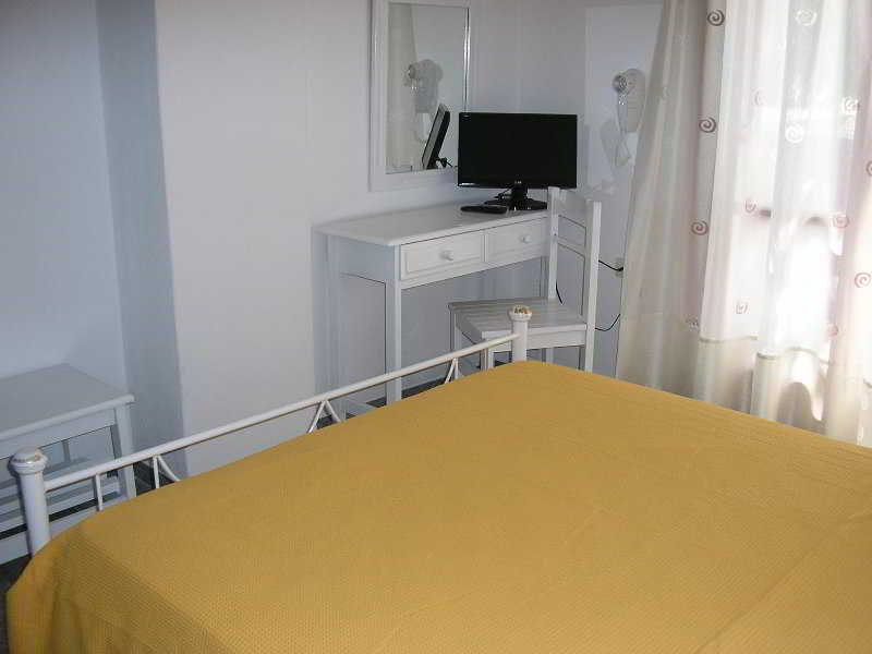 Finikas Hotel