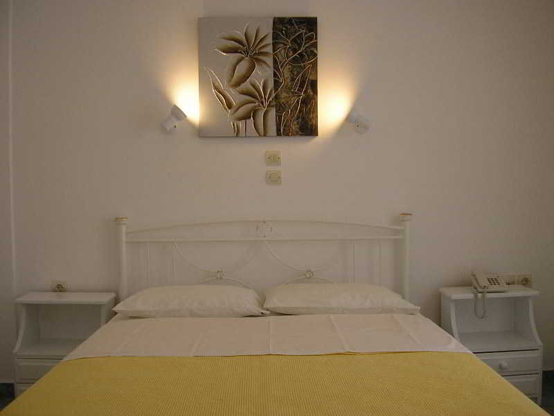 Finikas Hotel