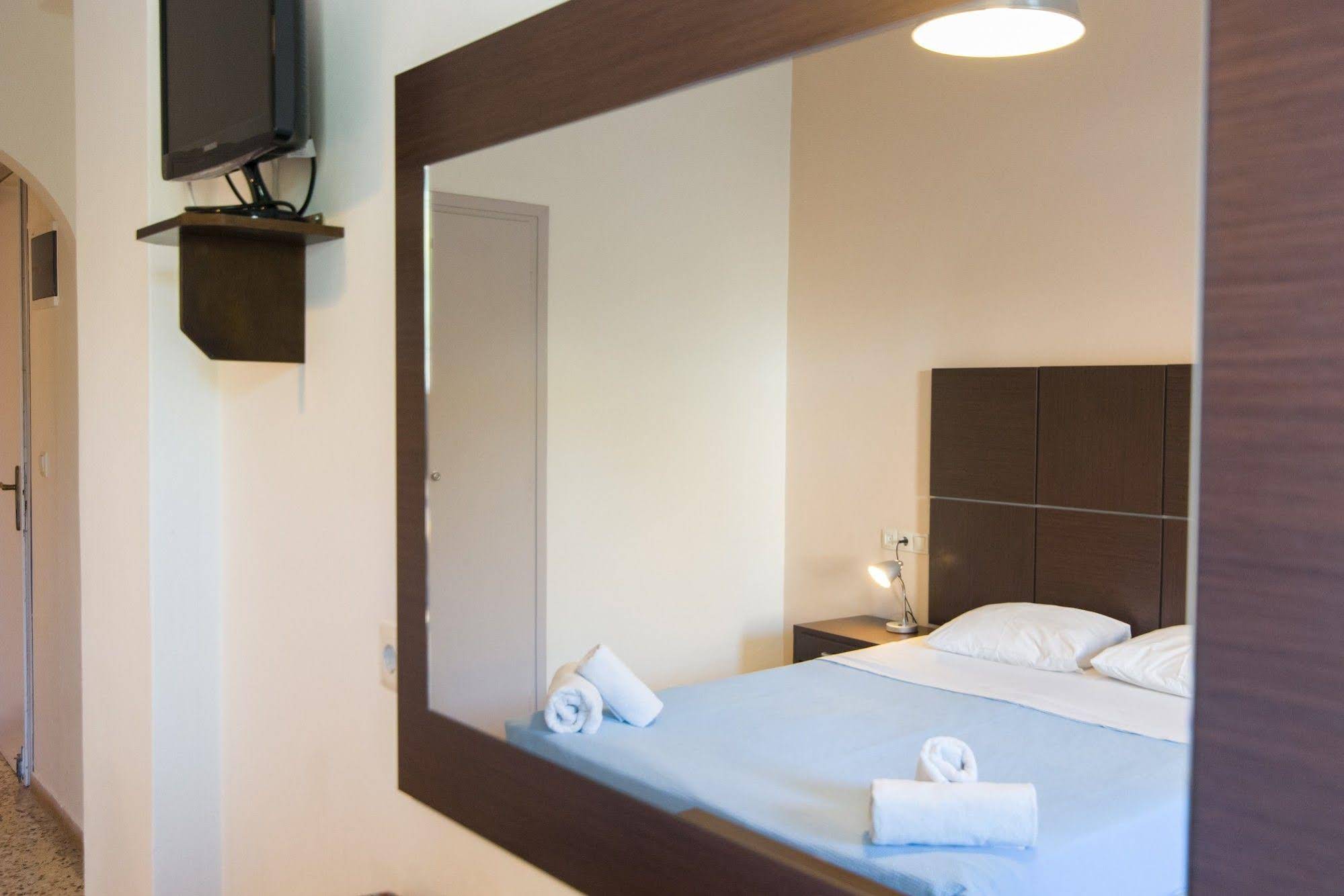 Kamari Blu Boutique Hotel