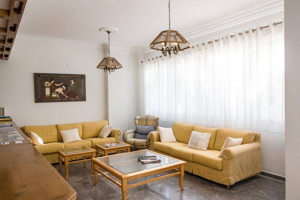 Kamari Blu Boutique Hotel