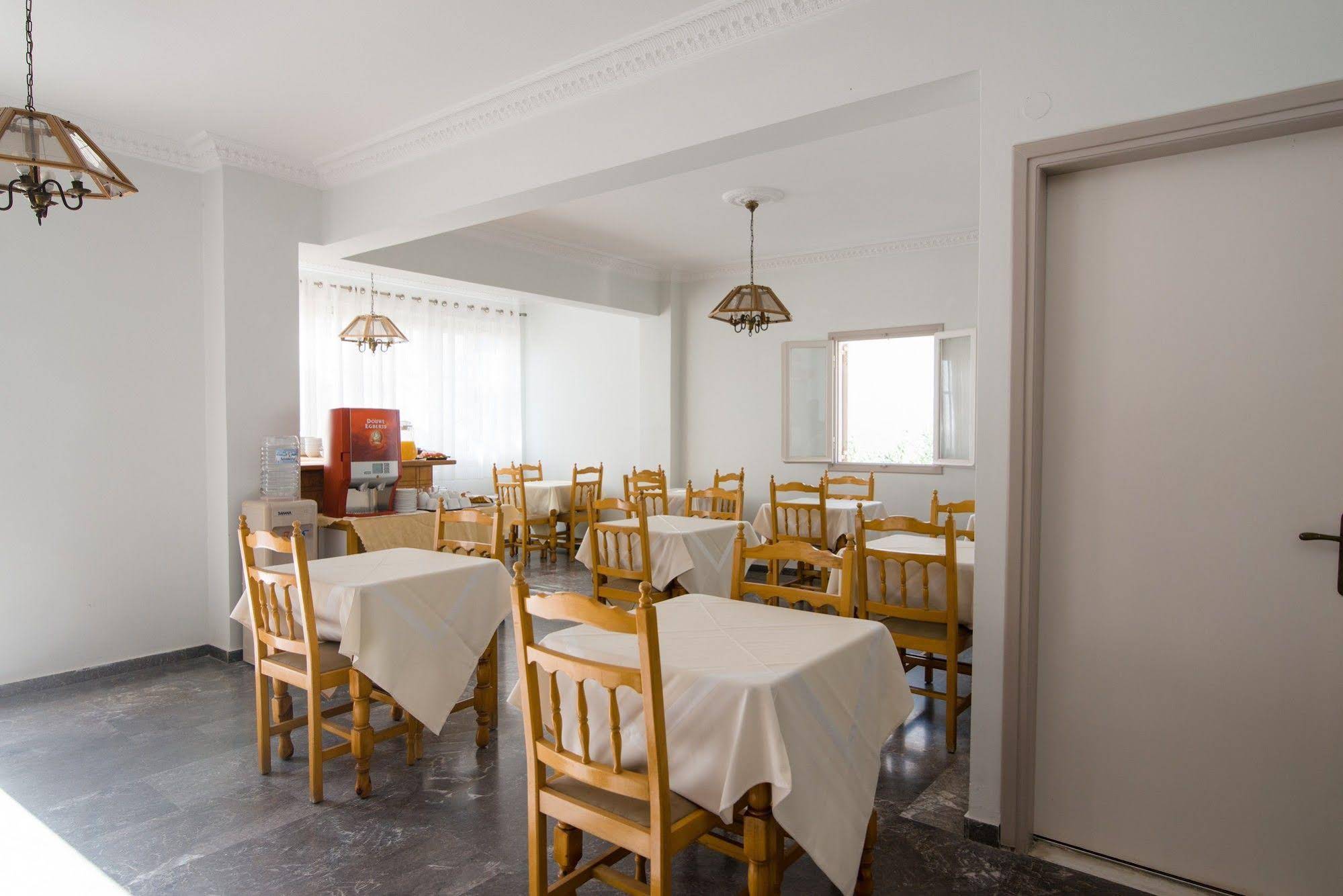 Kamari Blu Boutique Hotel