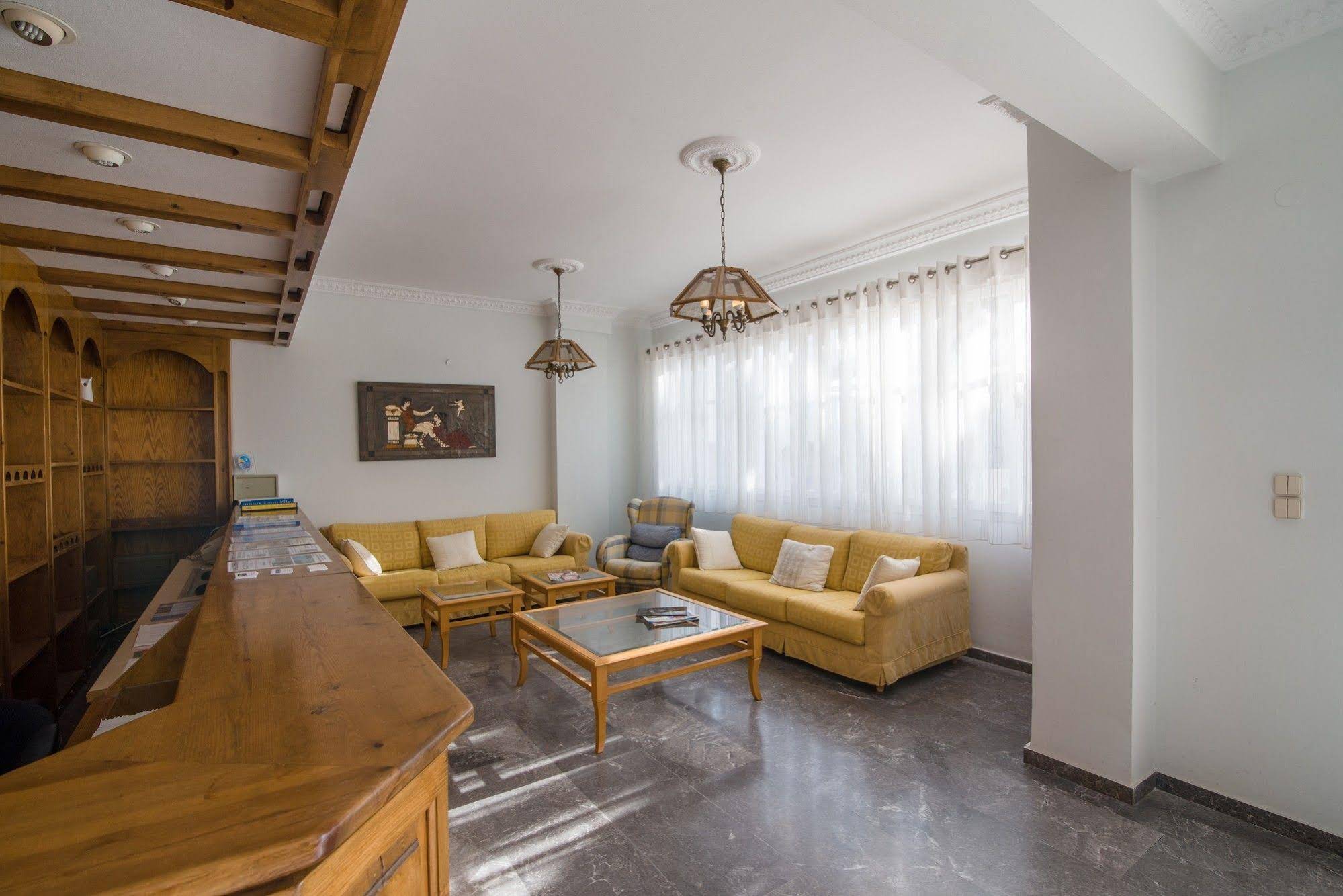 Kamari Blu Boutique Hotel