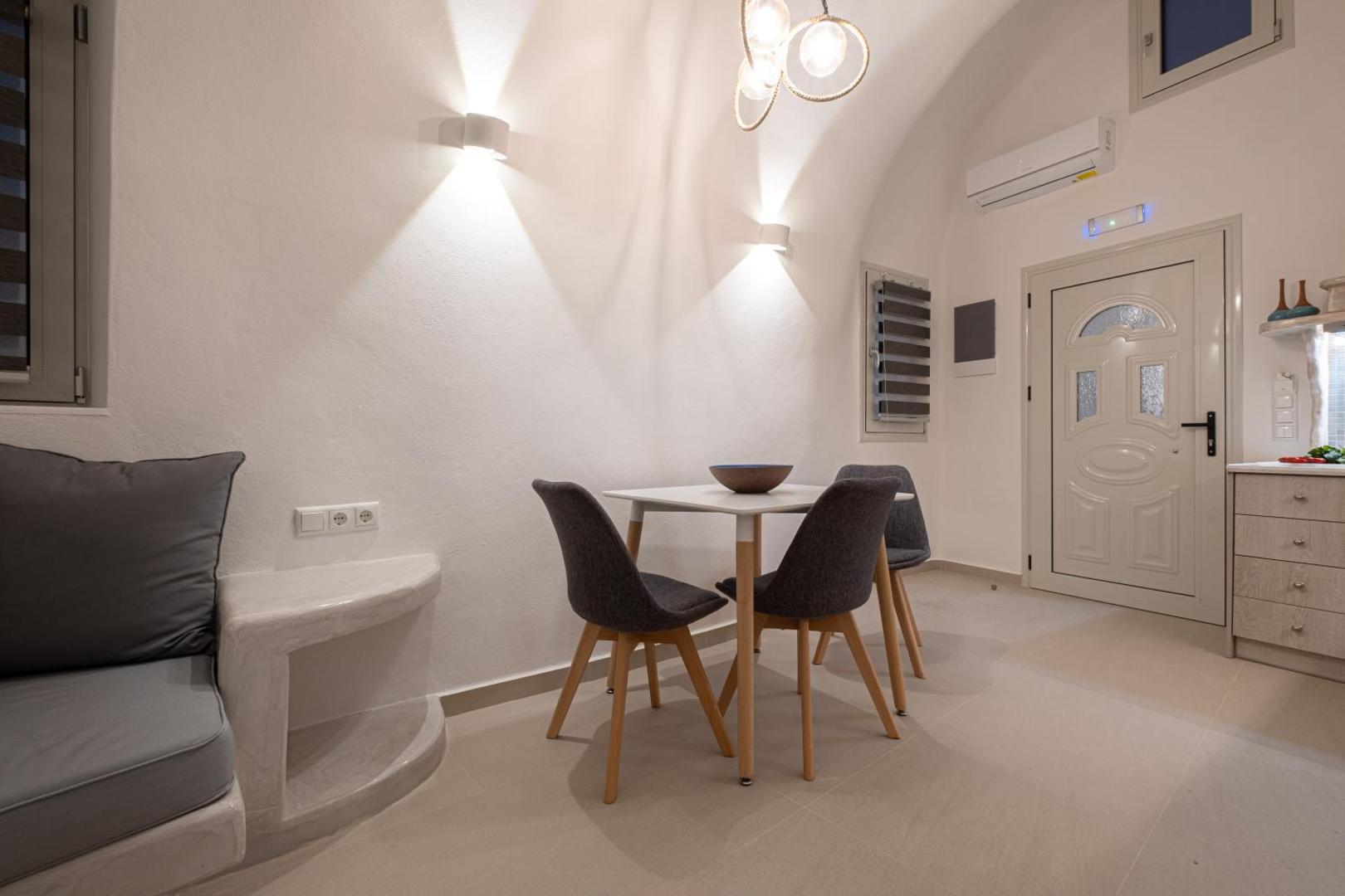 Santoterra Antigua Suites