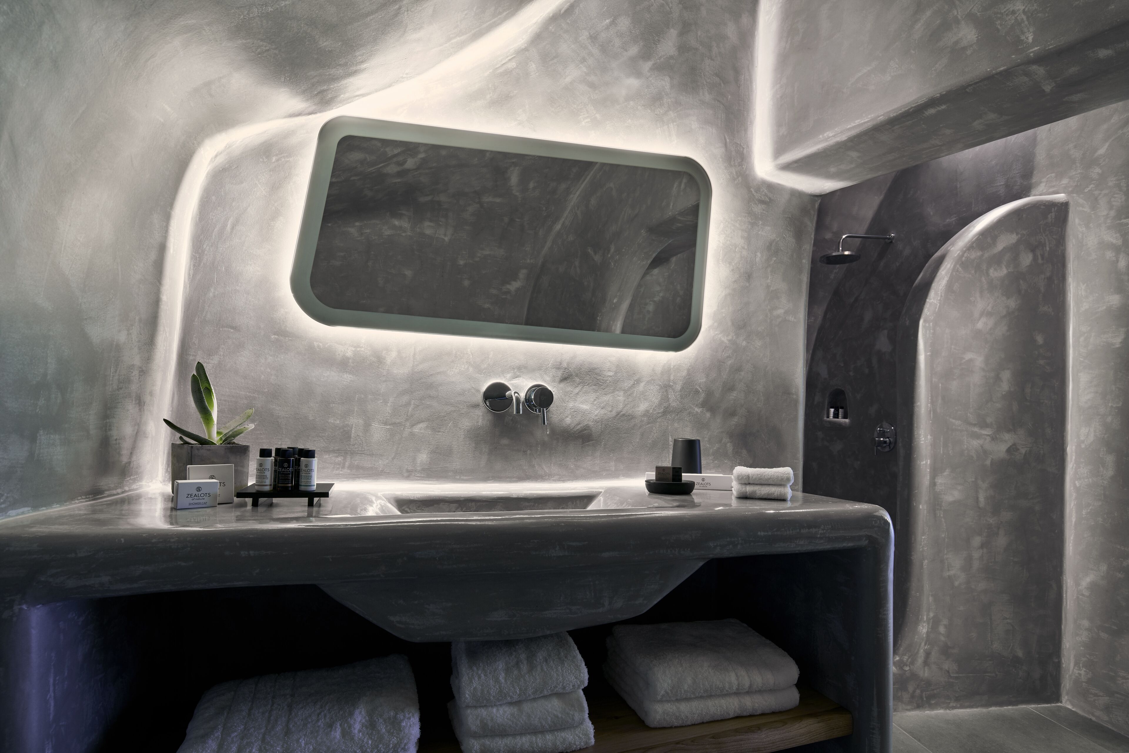 Alisaris Caves Suites