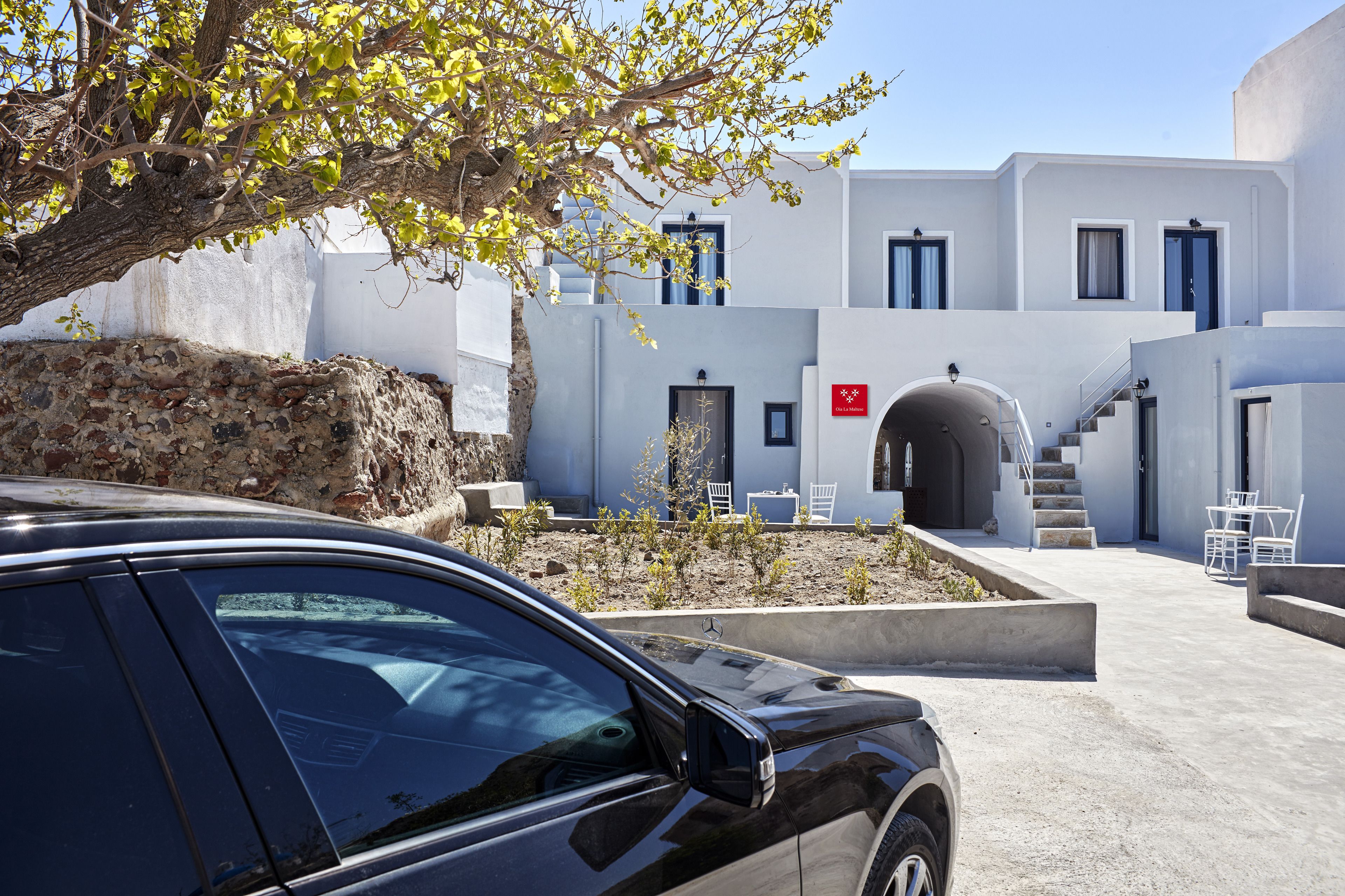 La Maltese Oia Luxury Suites