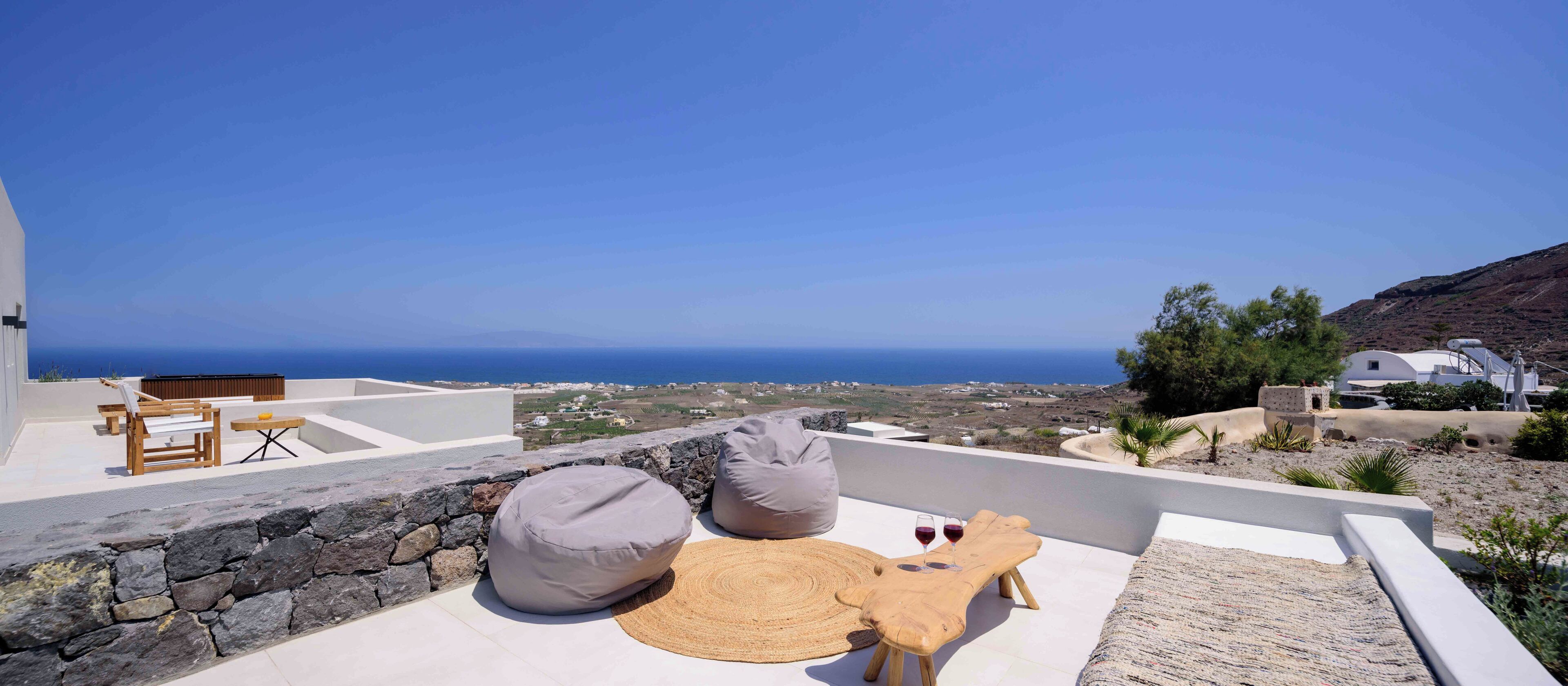 Ryolithos Suites