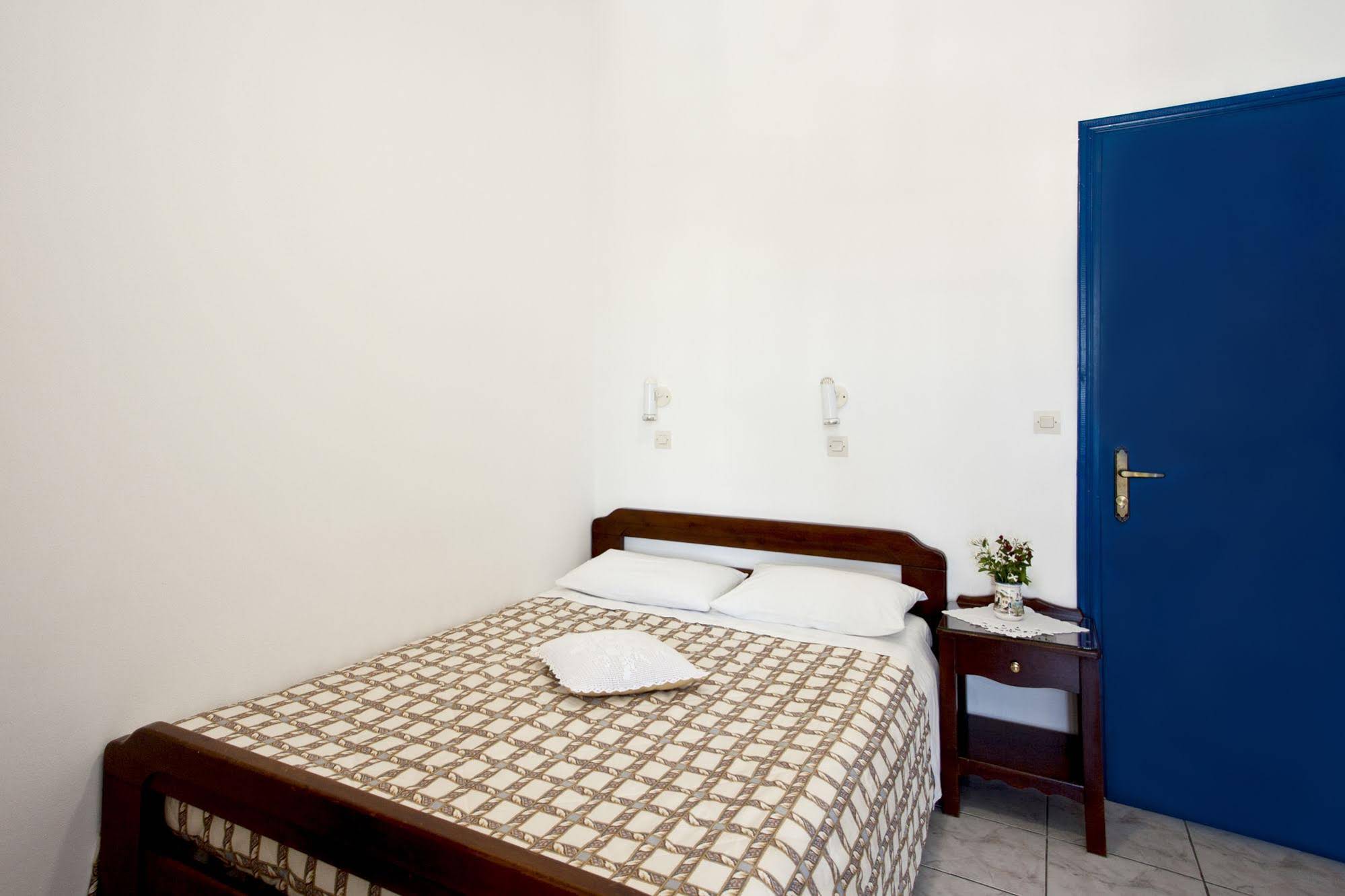 Ancient Thera Studios & Restaurant