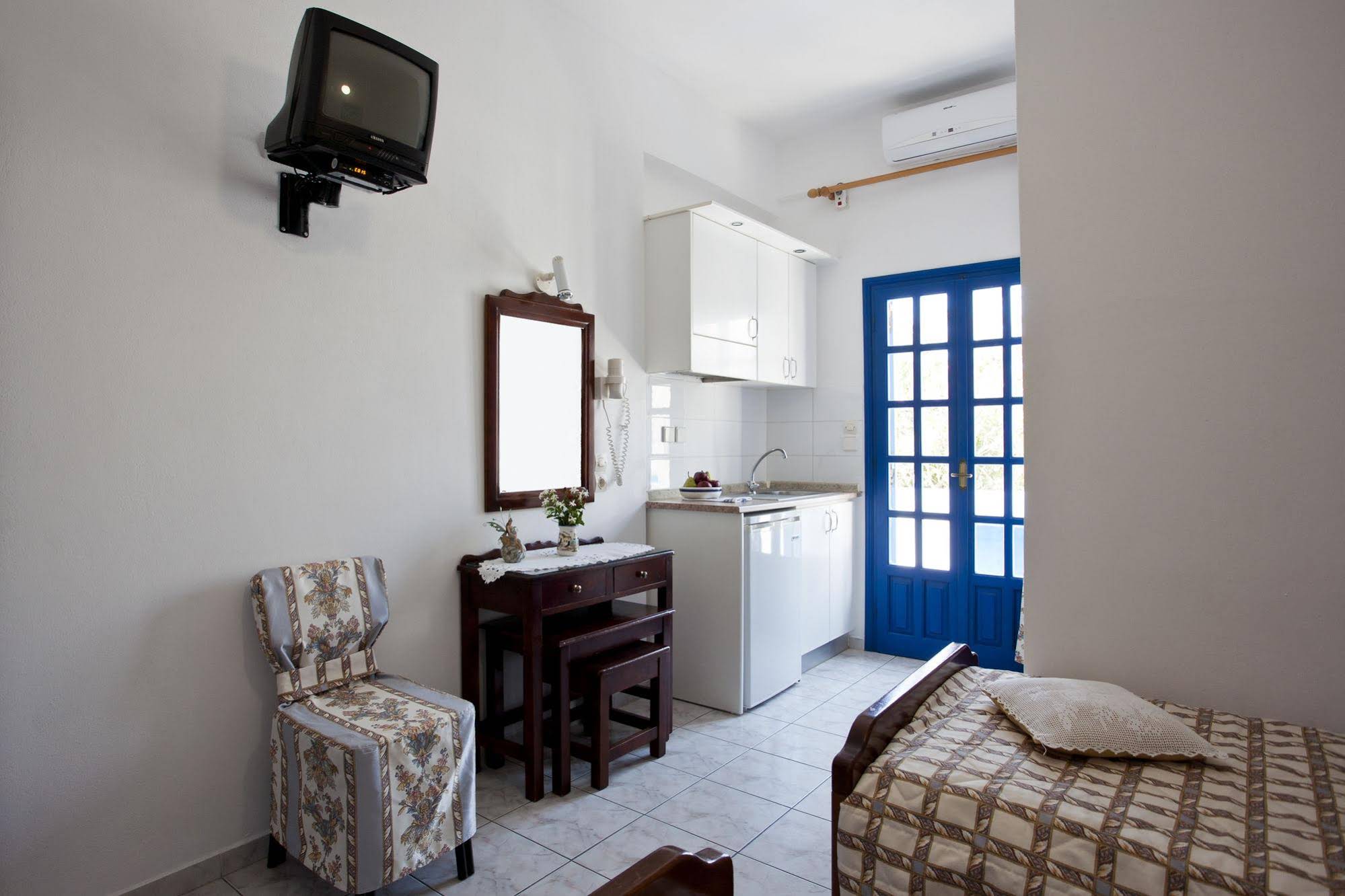 Ancient Thera Studios & Restaurant