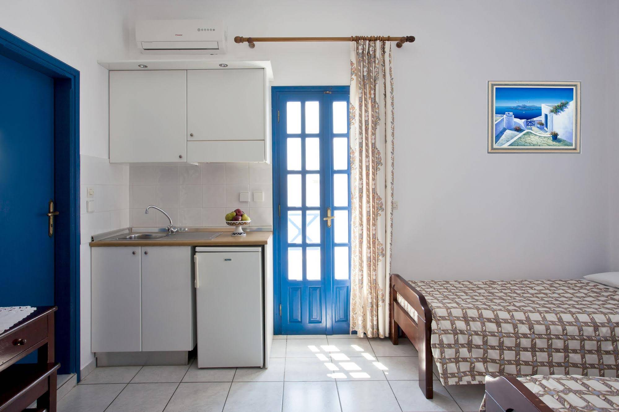 Ancient Thera Studios & Restaurant