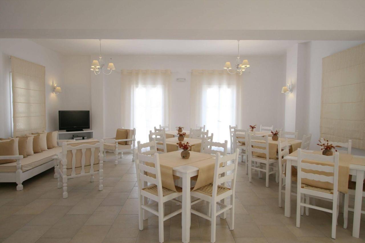 Spiros & Hiroko Hotel