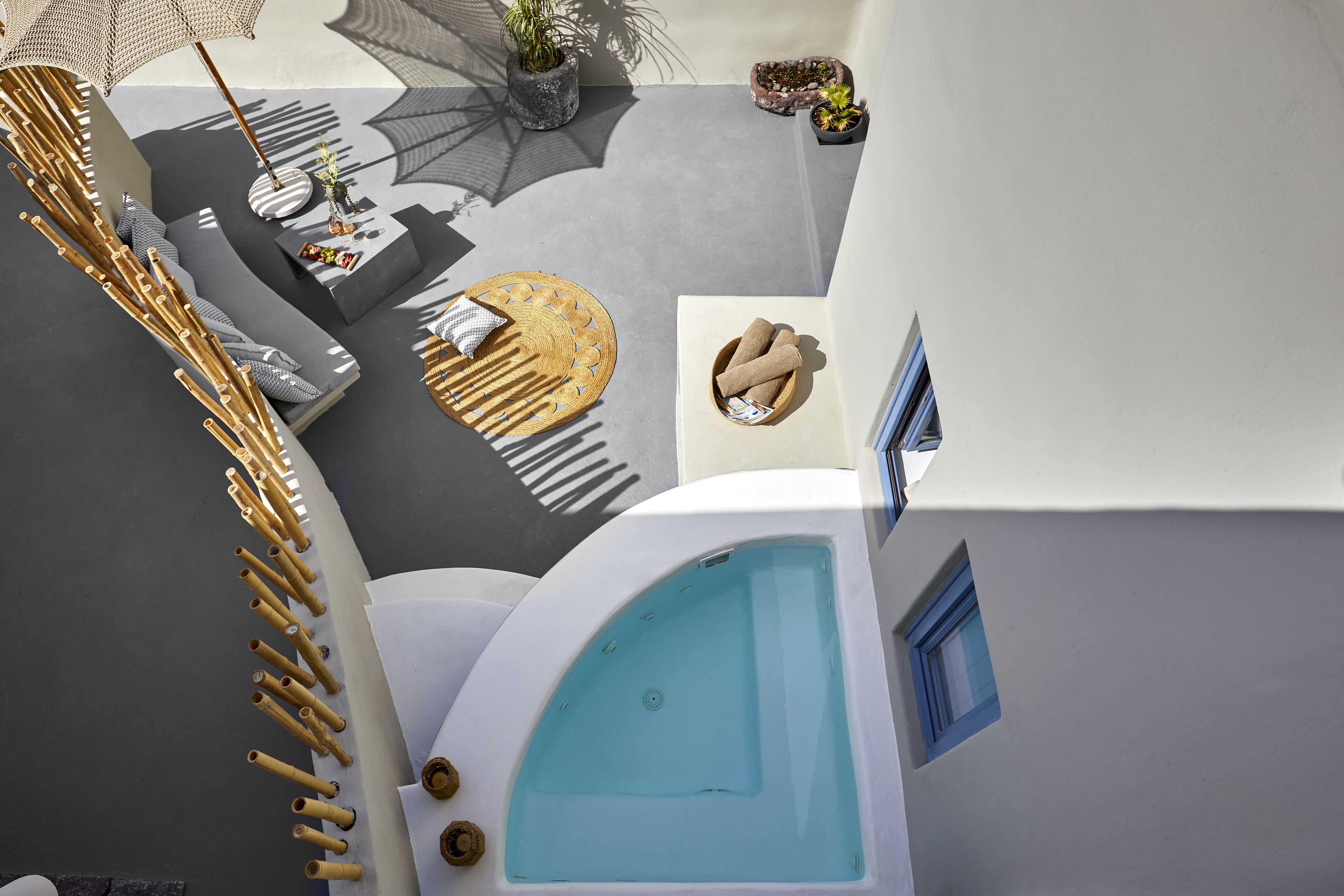 Luna Santorini Suites