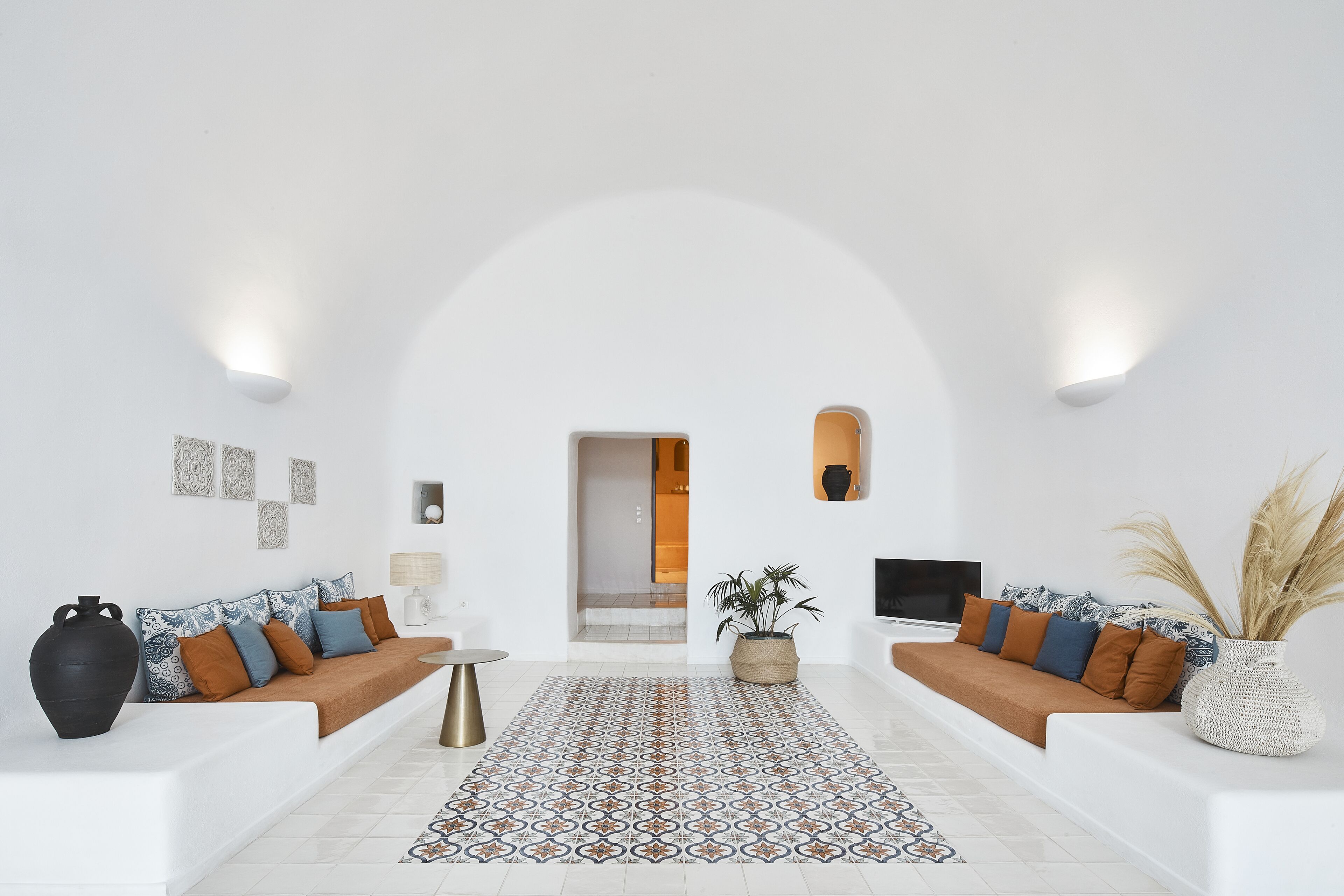 Luna Santorini Suites