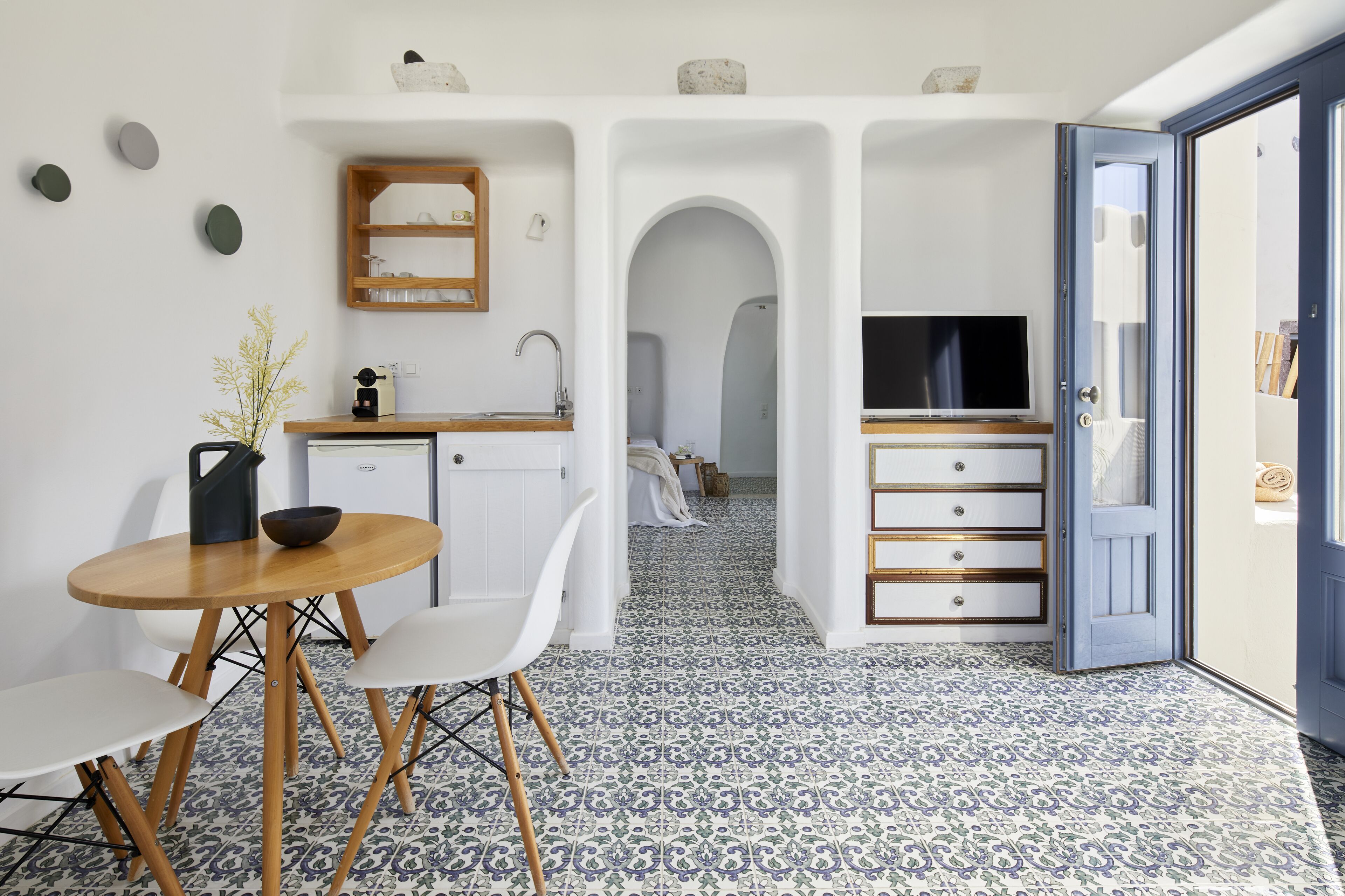 Luna Santorini Suites