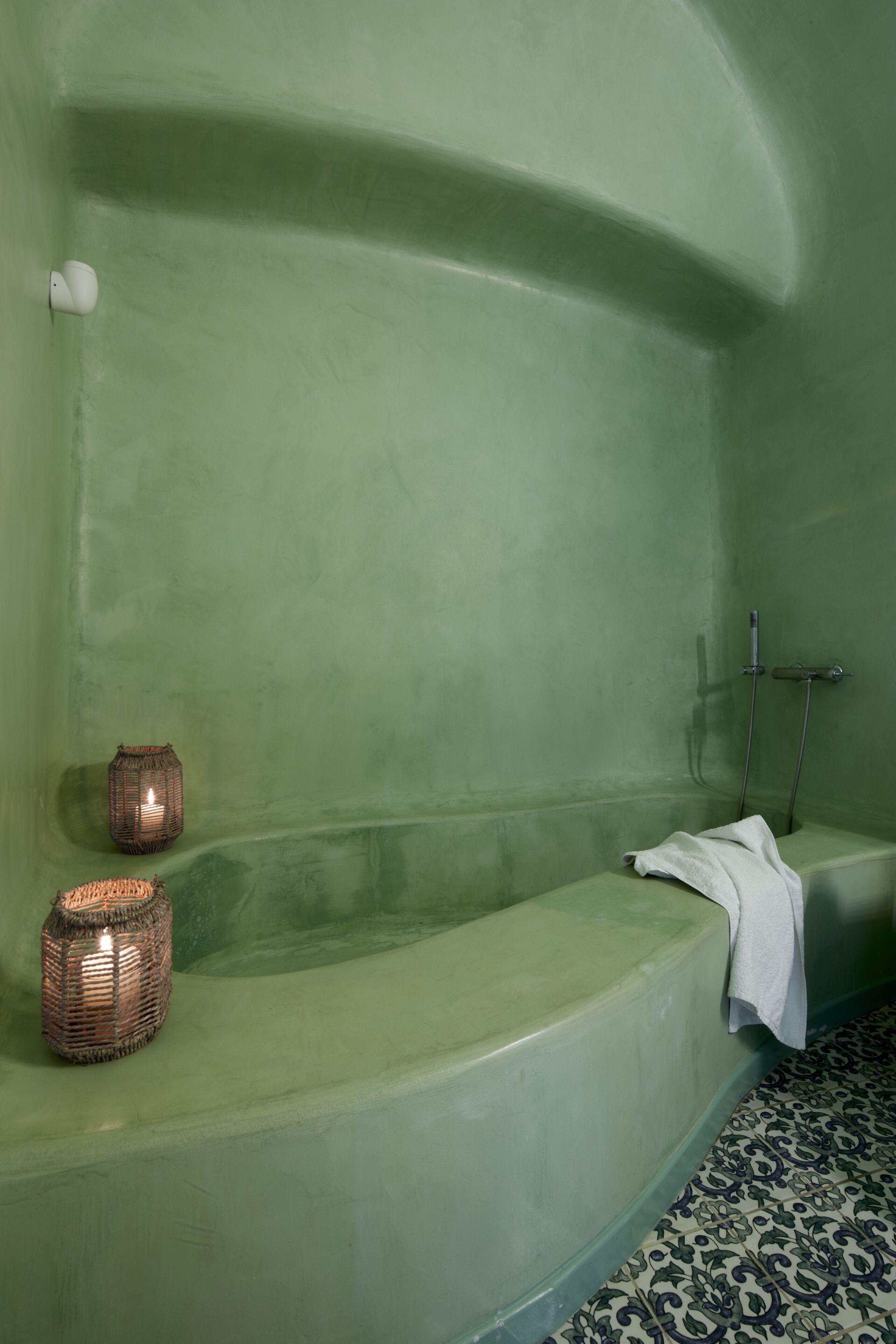 Luna Santorini Suites