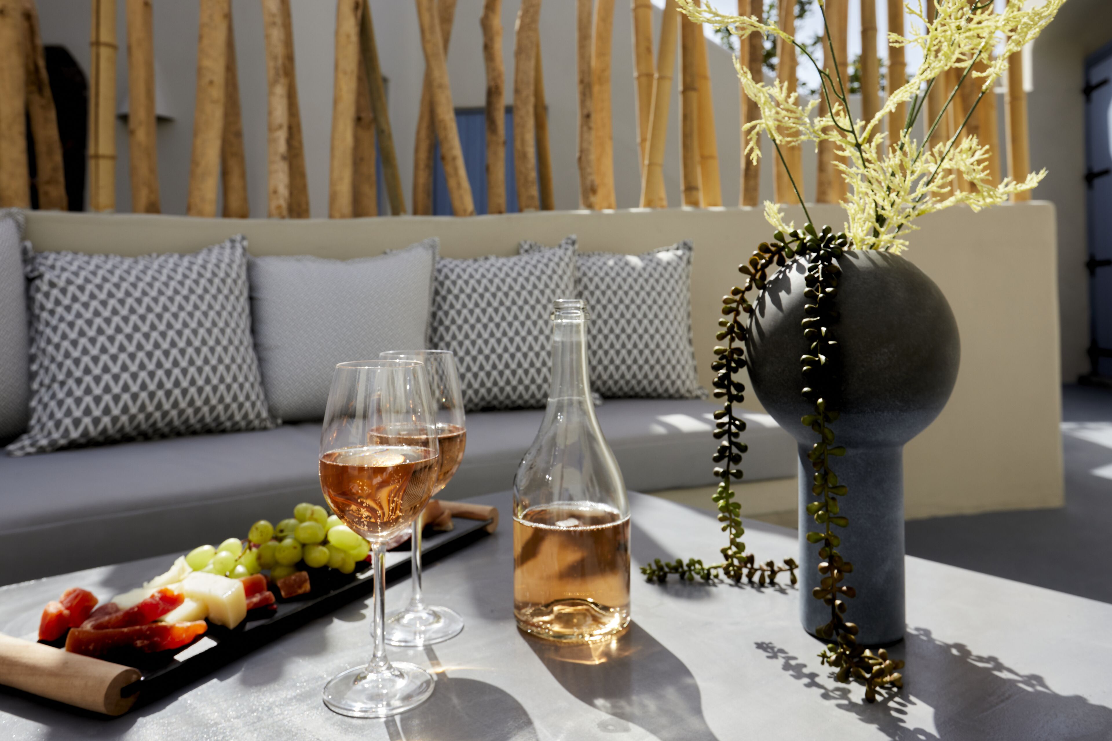 Luna Santorini Suites