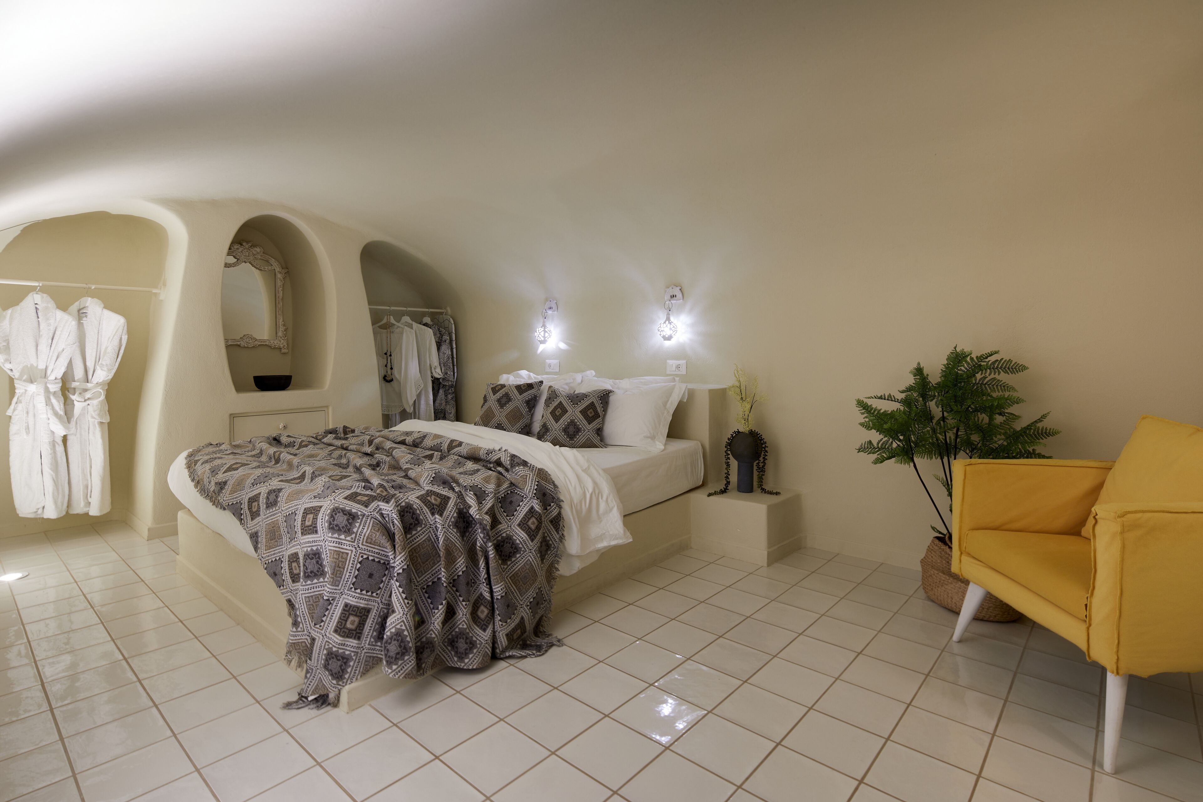 Luna Santorini Suites
