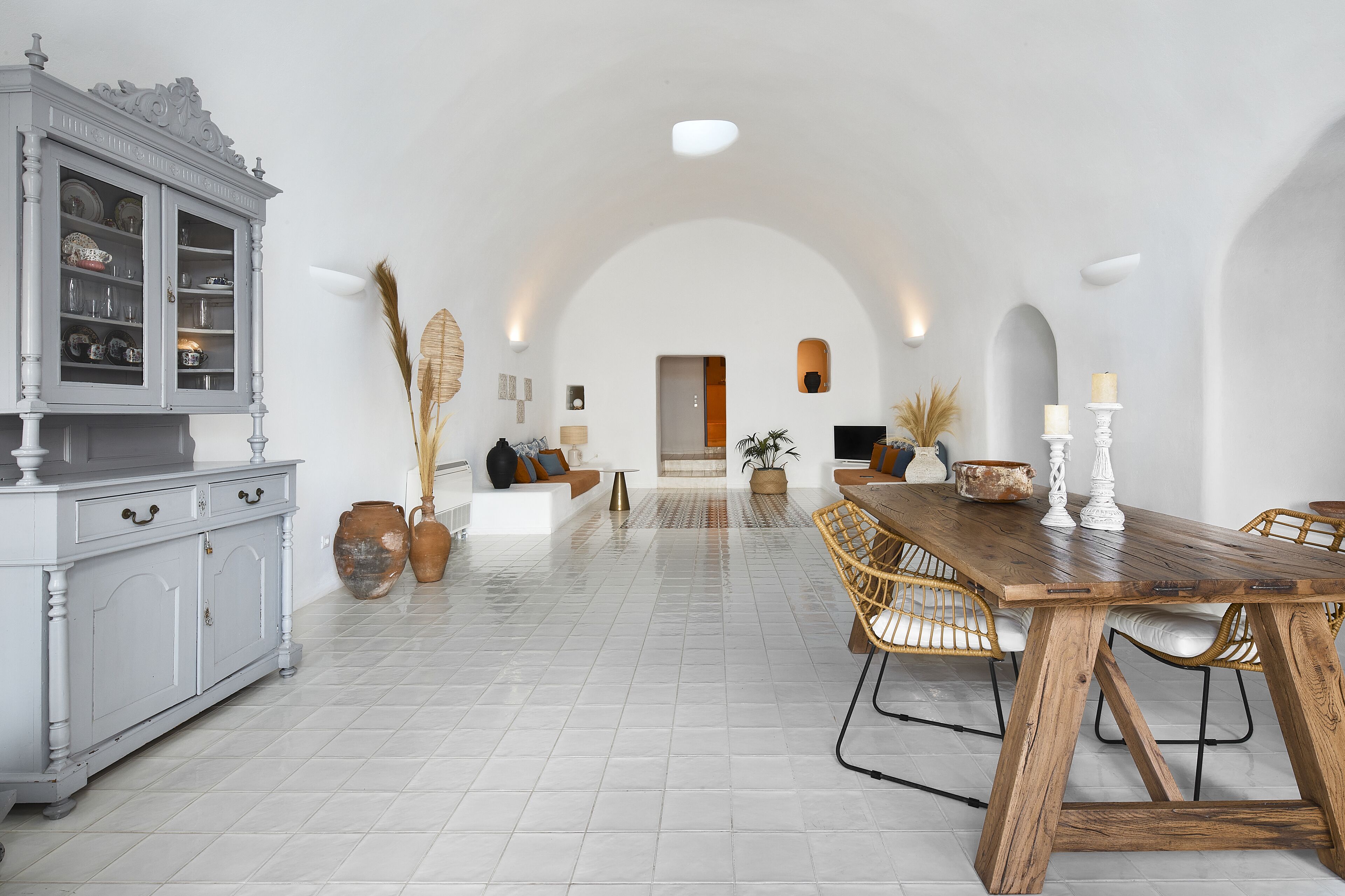 Luna Santorini Suites