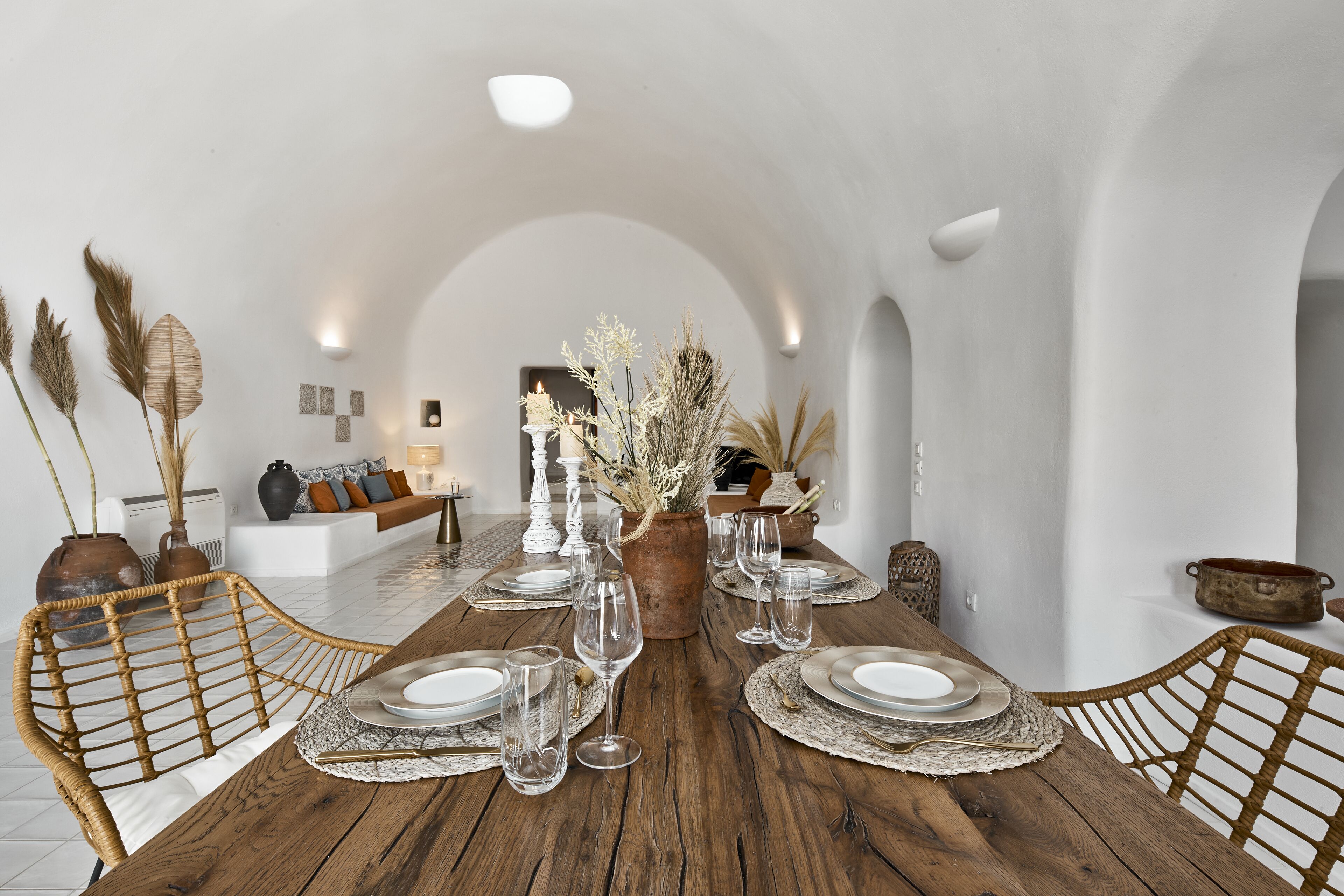 Luna Santorini Suites