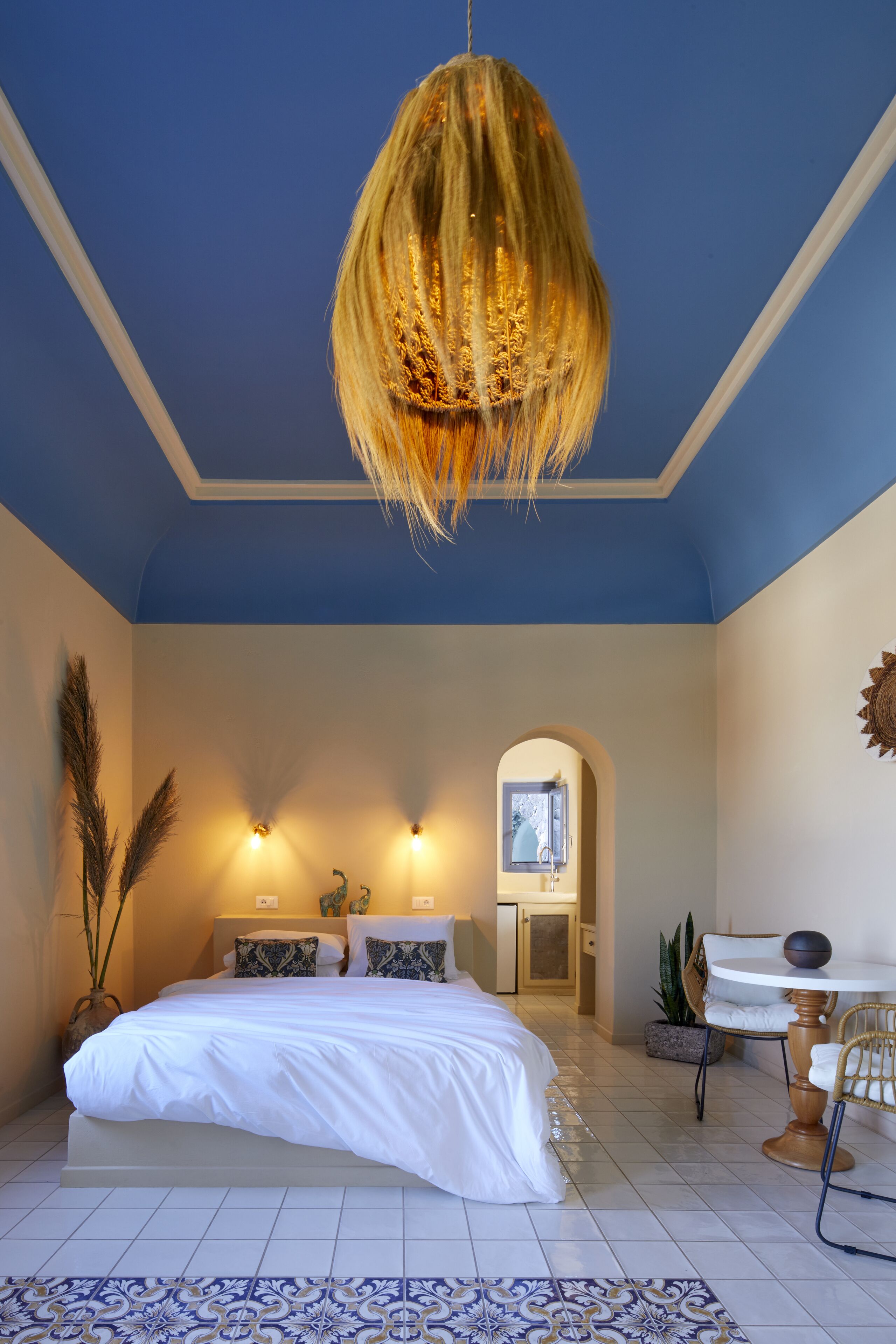 Luna Santorini Suites