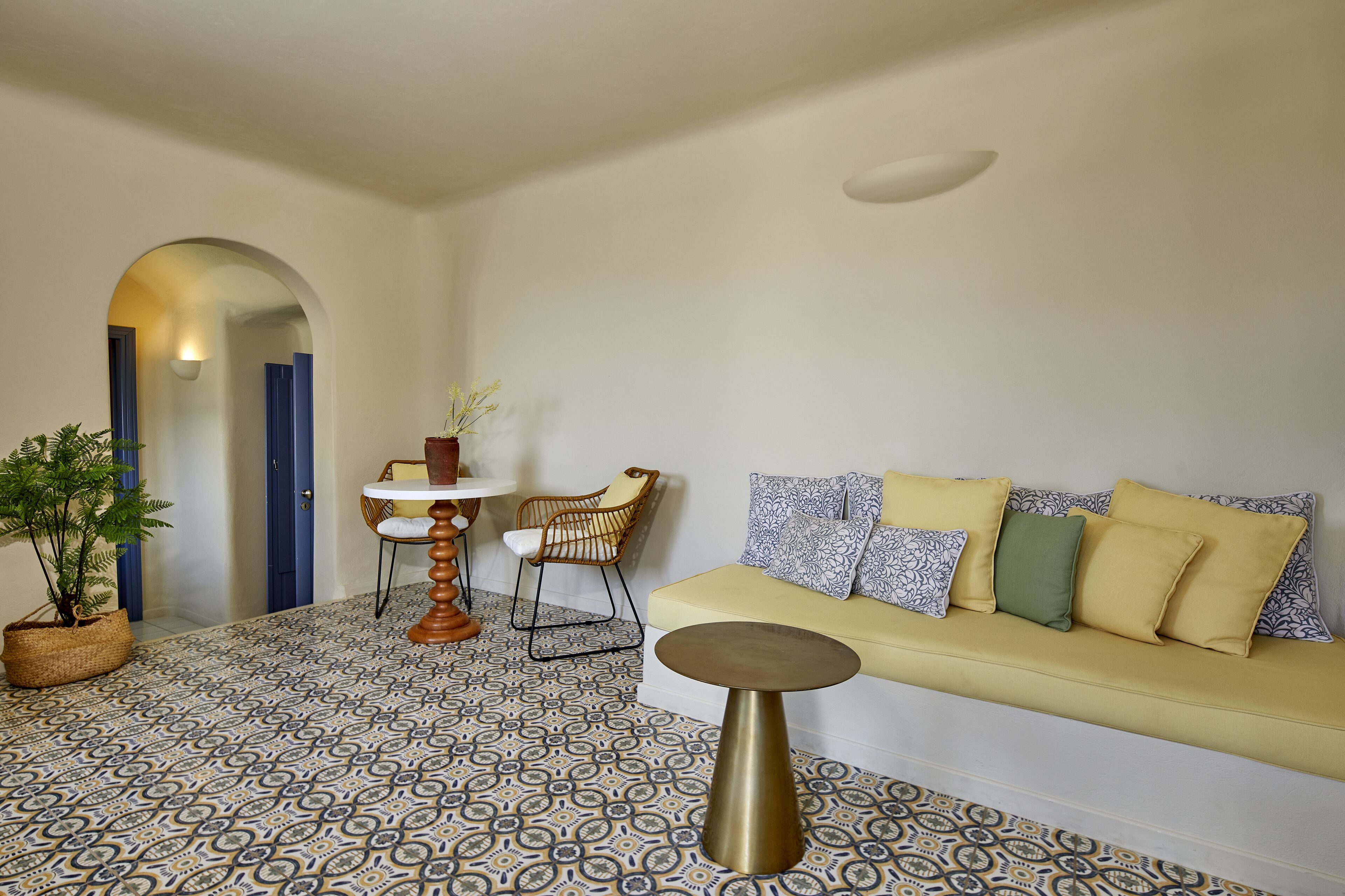 Luna Santorini Suites