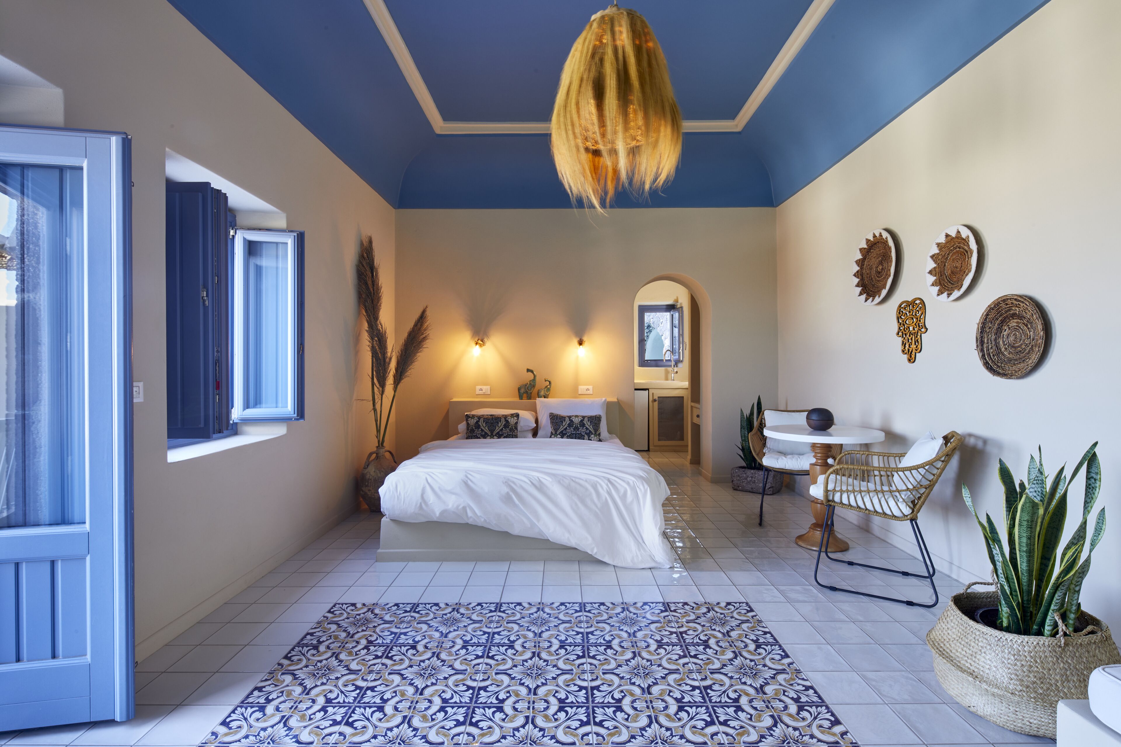 Luna Santorini Suites