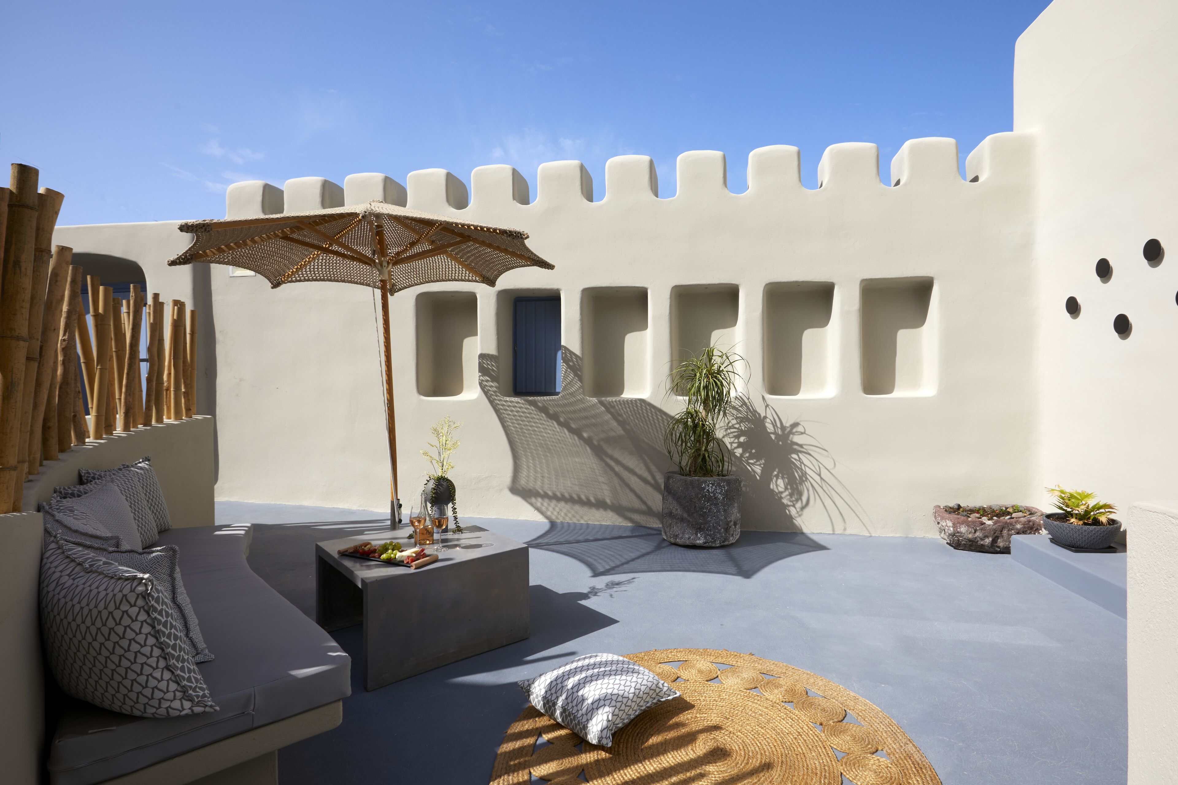 Luna Santorini Suites