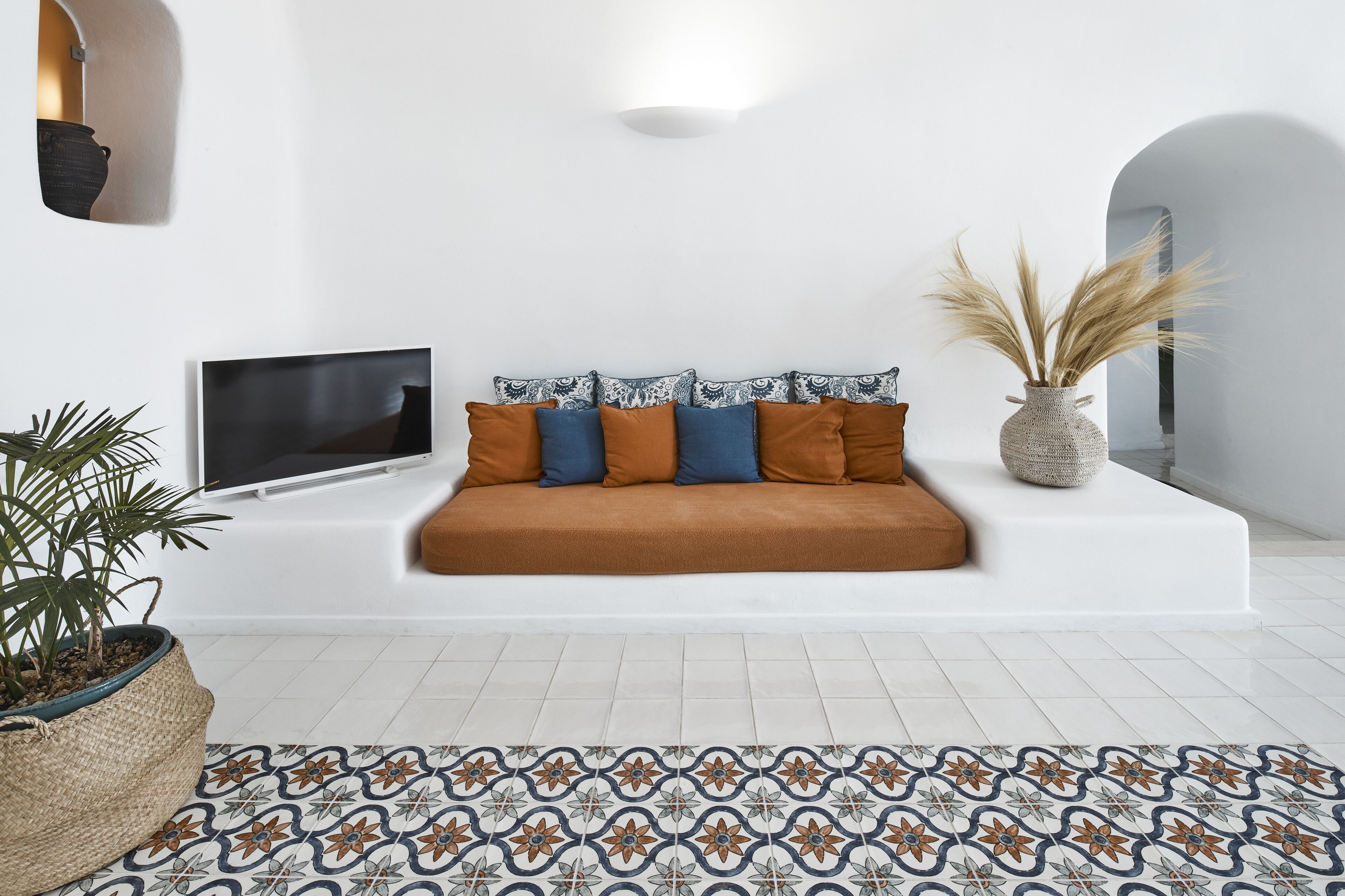 Luna Santorini Suites