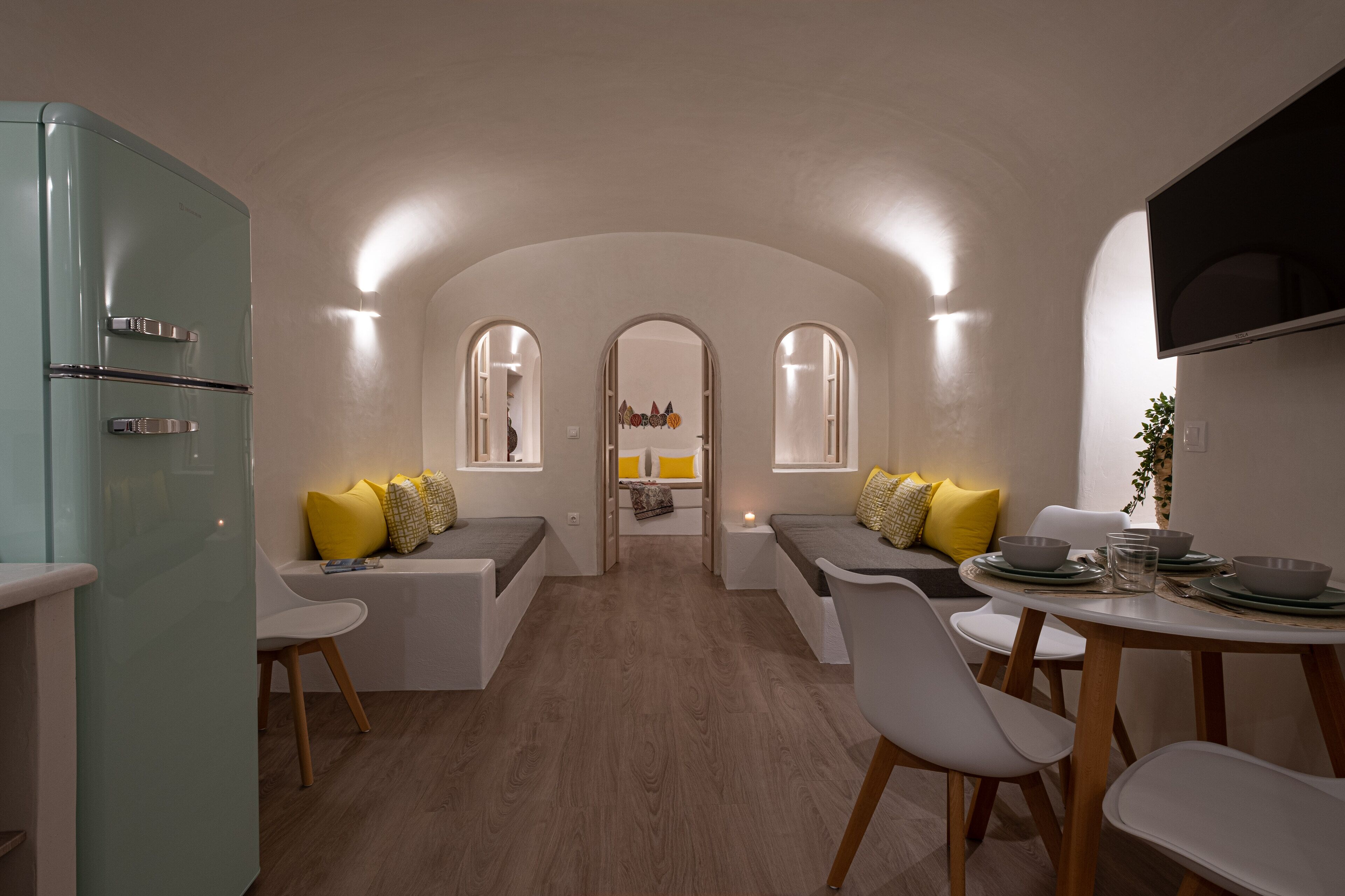 White Orchid Cave House & Studio