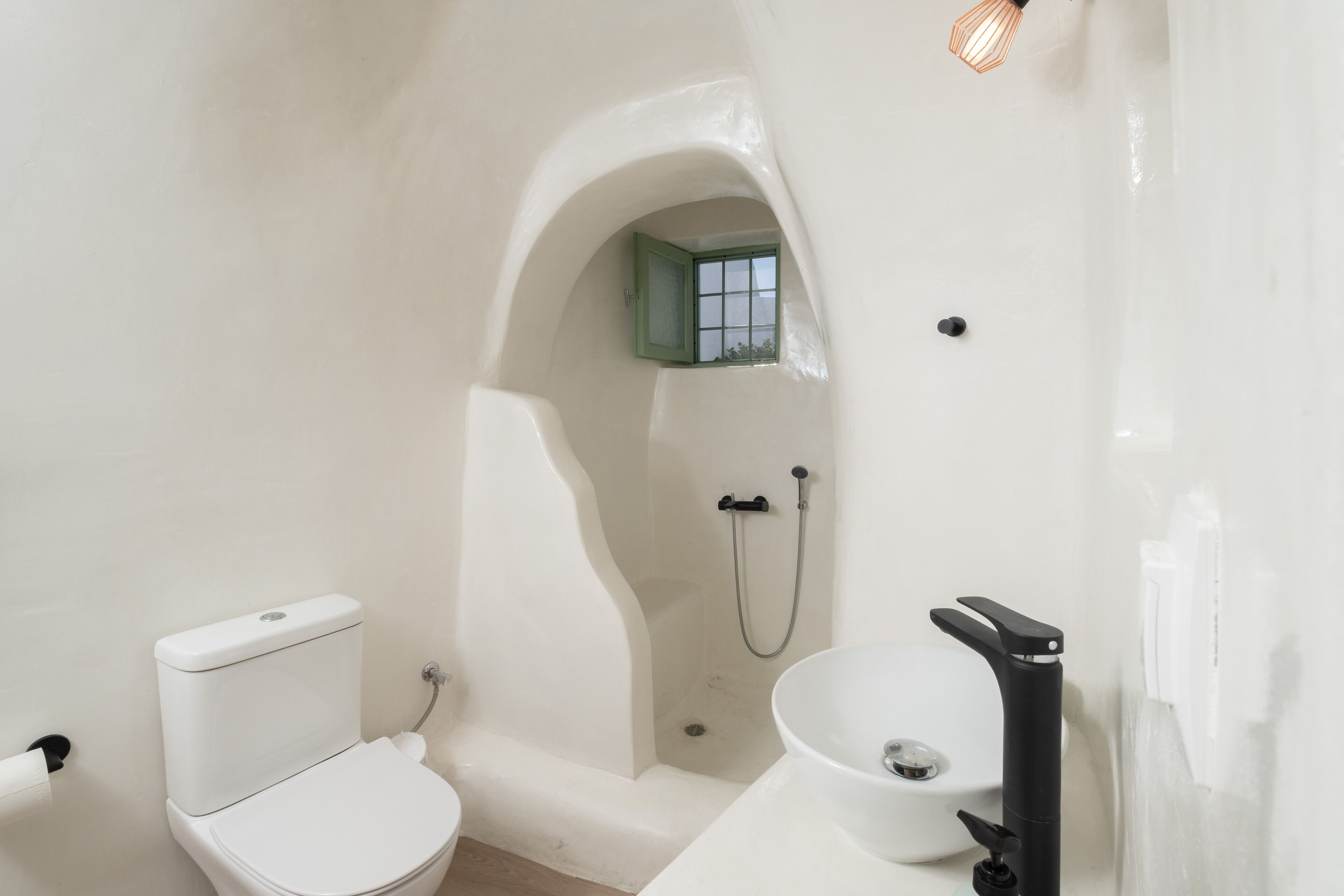 White Orchid Cave House & Studio