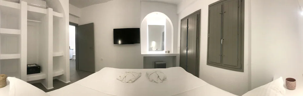 Amphitrite Suites Santorini
