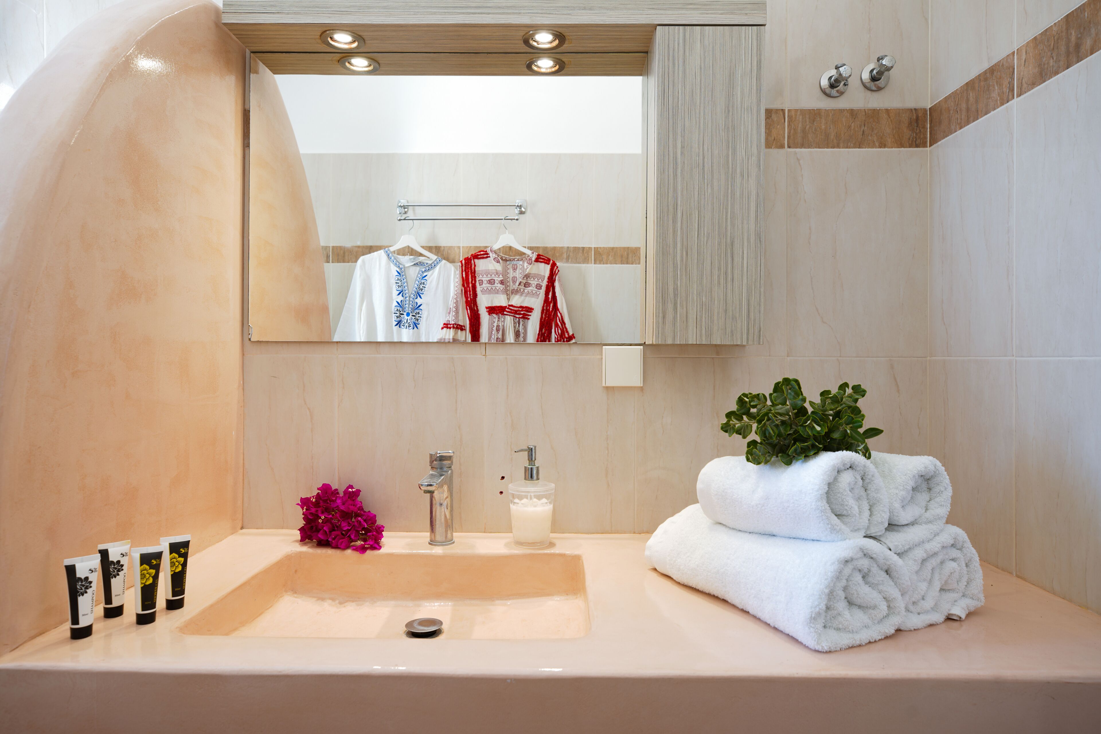 Athiri Santorini Family Friendly Hotel