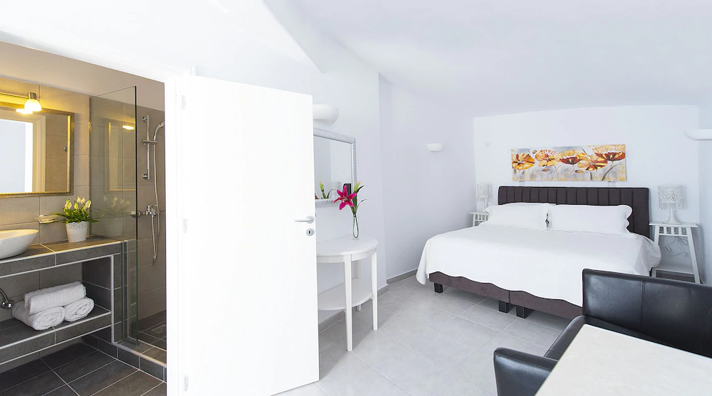 Kadia Traditional Residencies