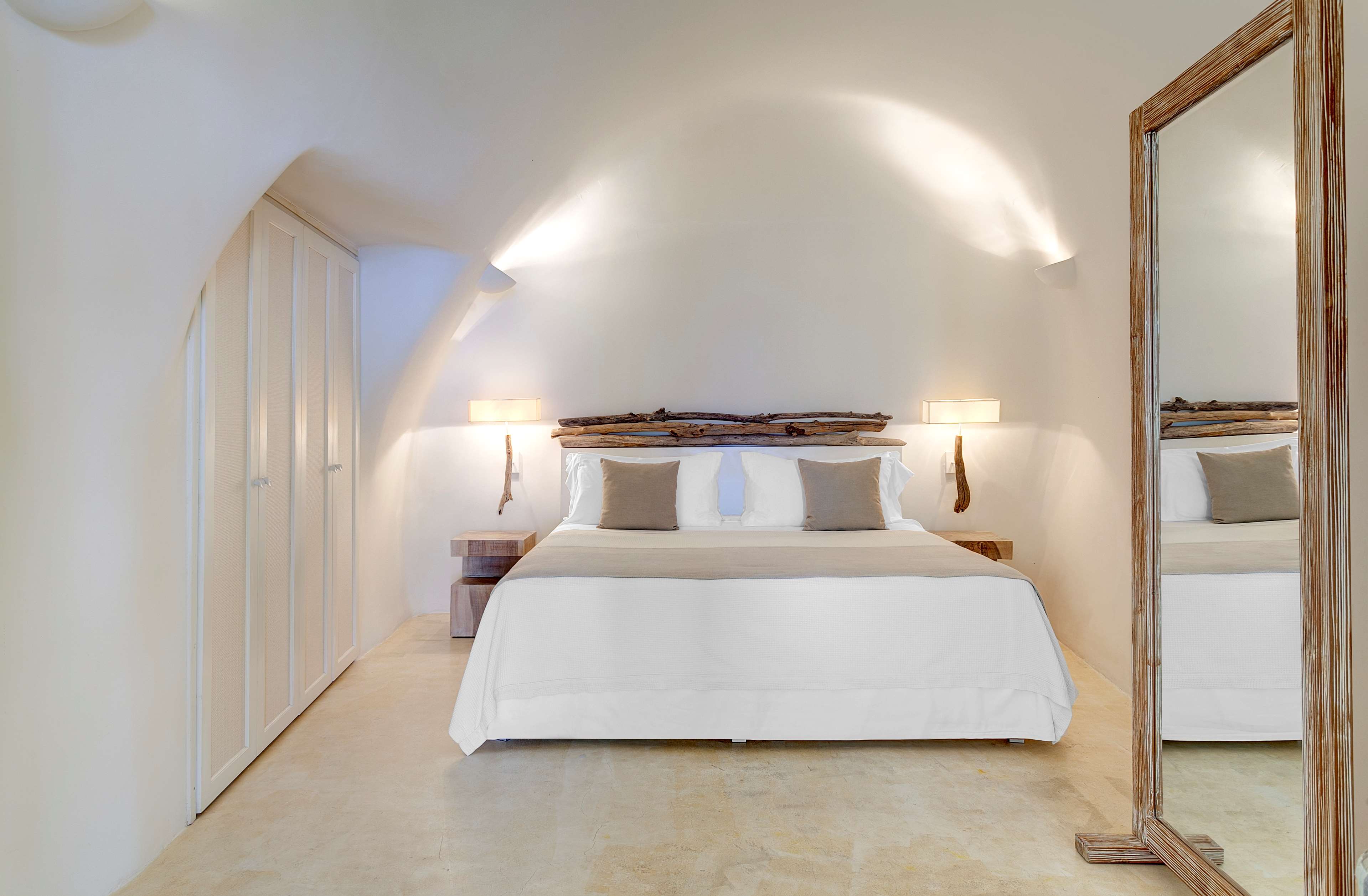 Mystique A Luxury Collection Hotel, Santorini