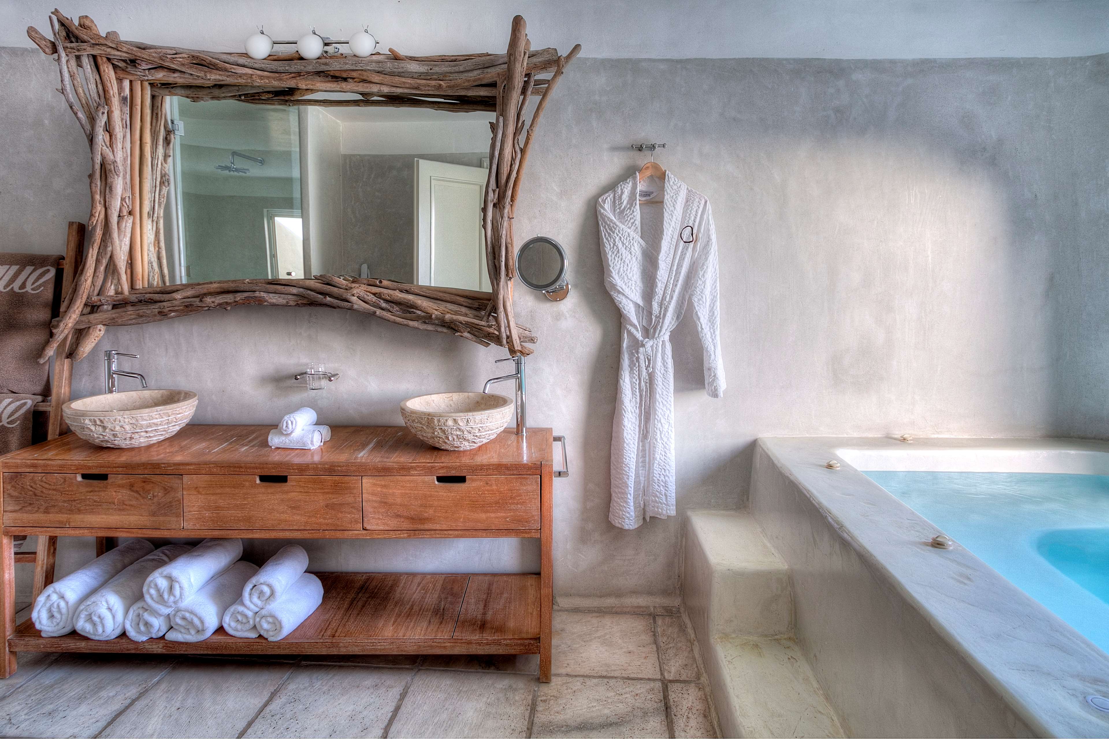 Mystique A Luxury Collection Hotel, Santorini