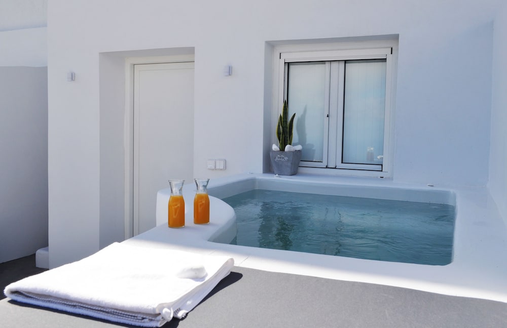 Nerti Suites