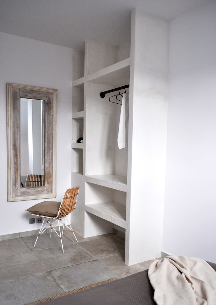 Nerti Suites