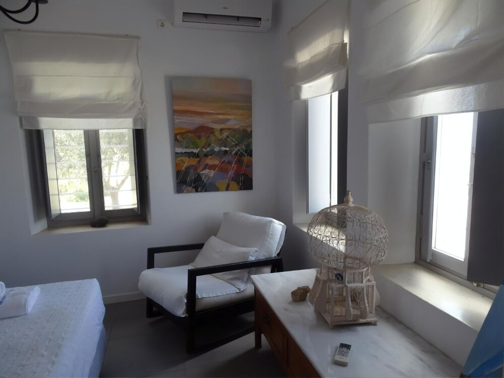 Wine & Wind House