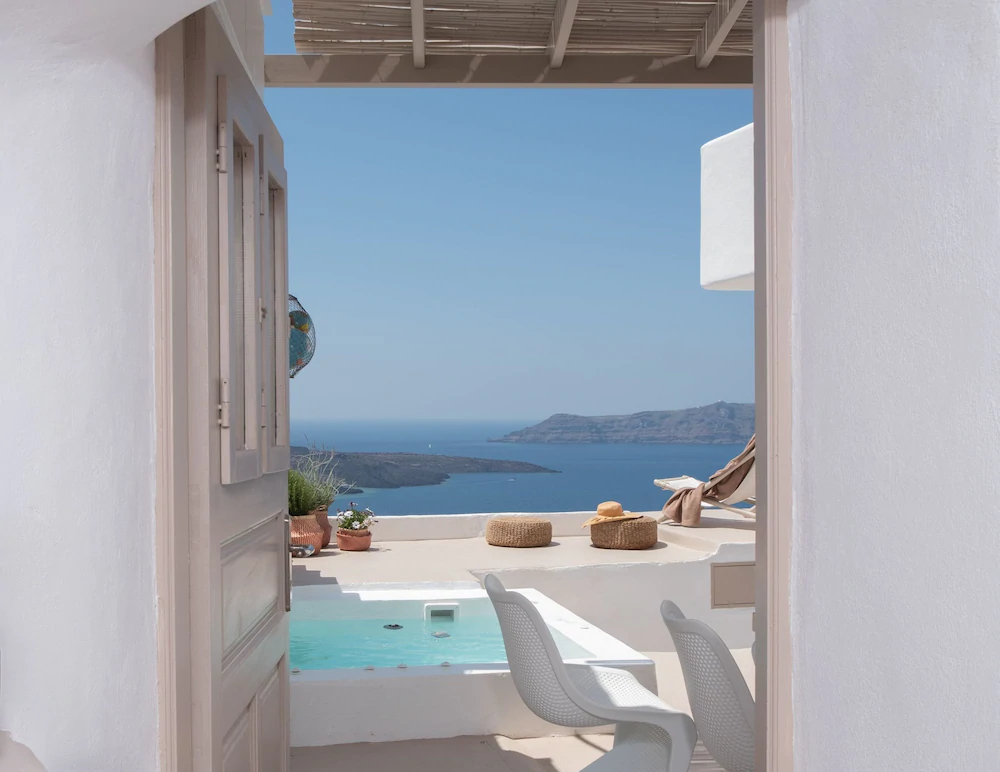 The Globe Suites