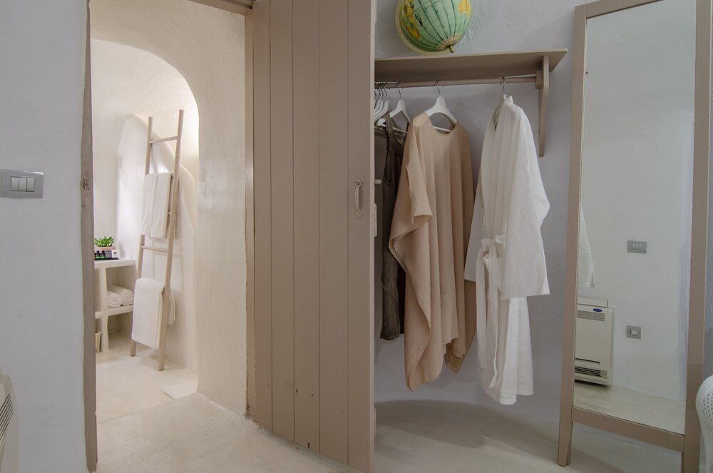 The Globe Suites