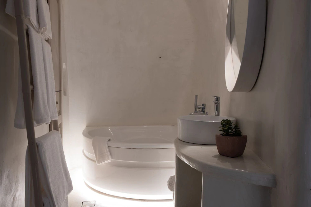 The Globe Suites