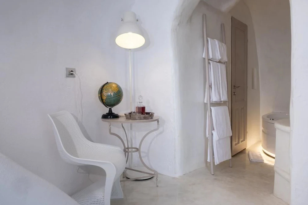 The Globe Suites