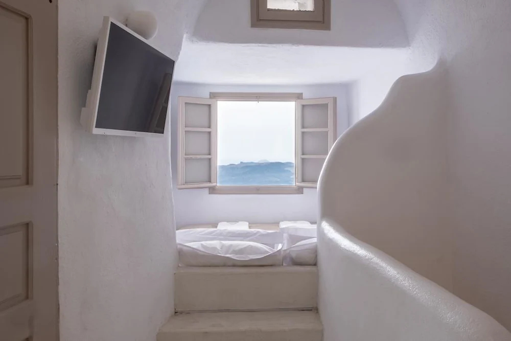 The Globe Suites