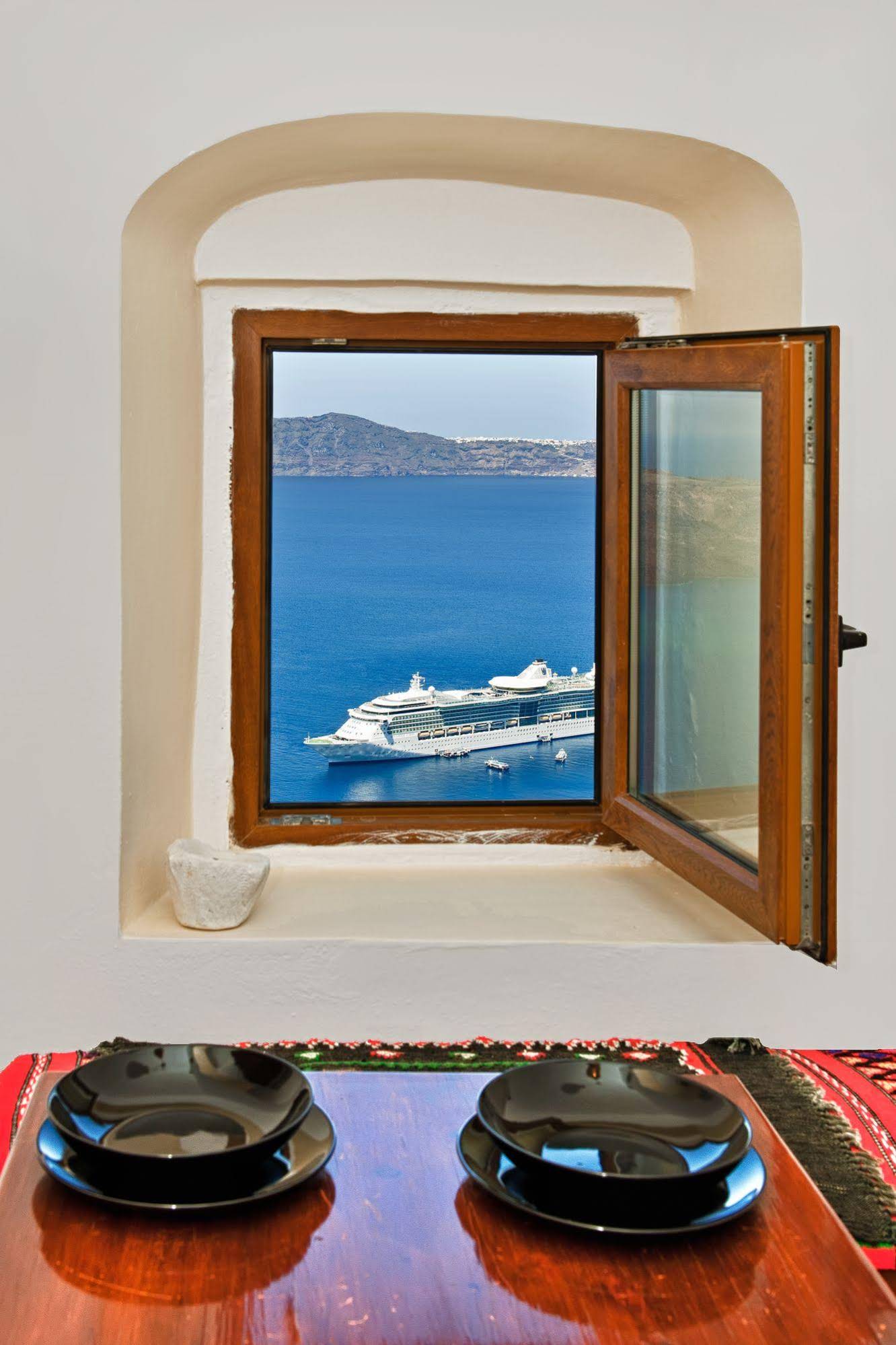 Iriana Apartments