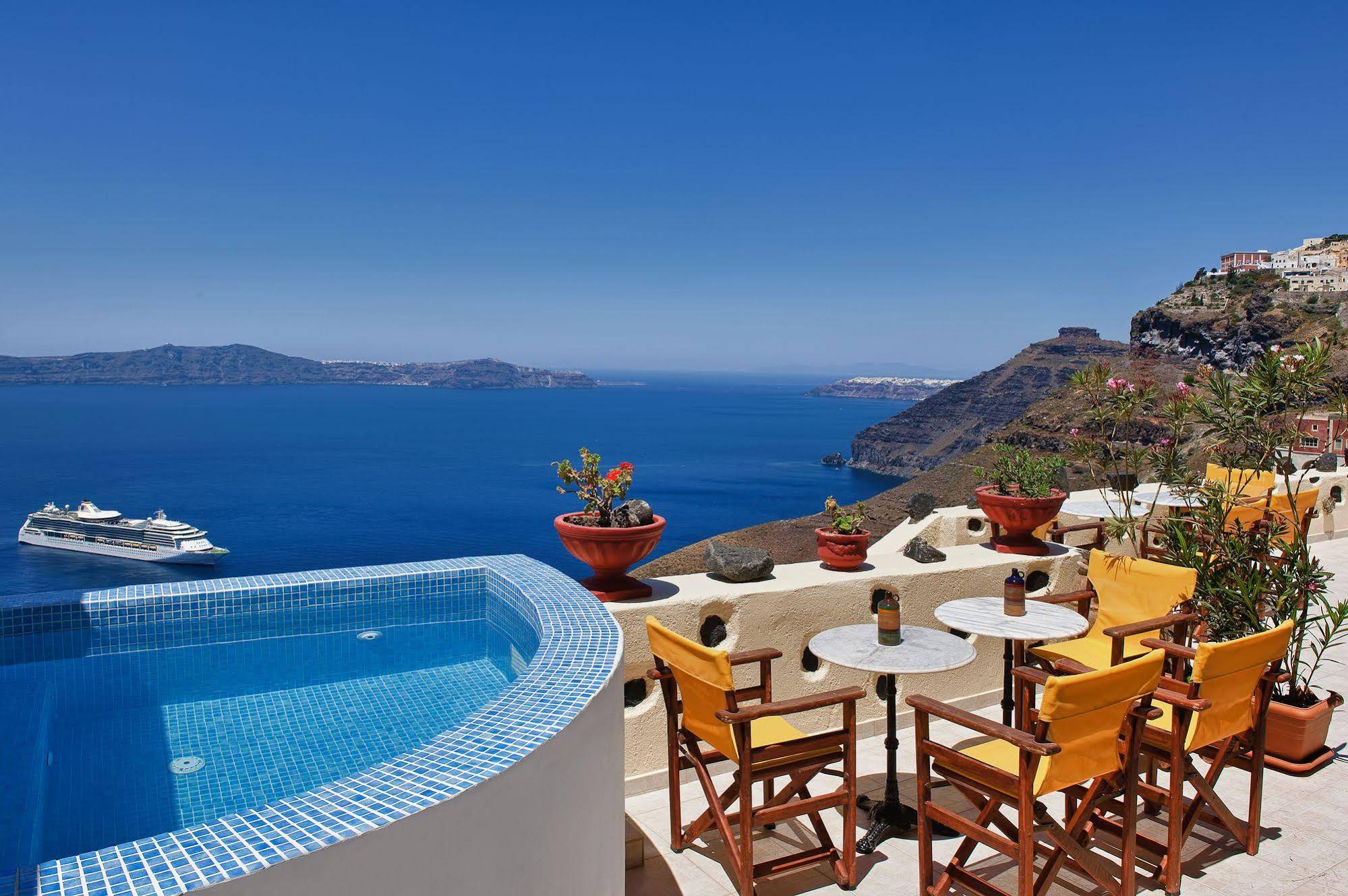Iriana Apartments
